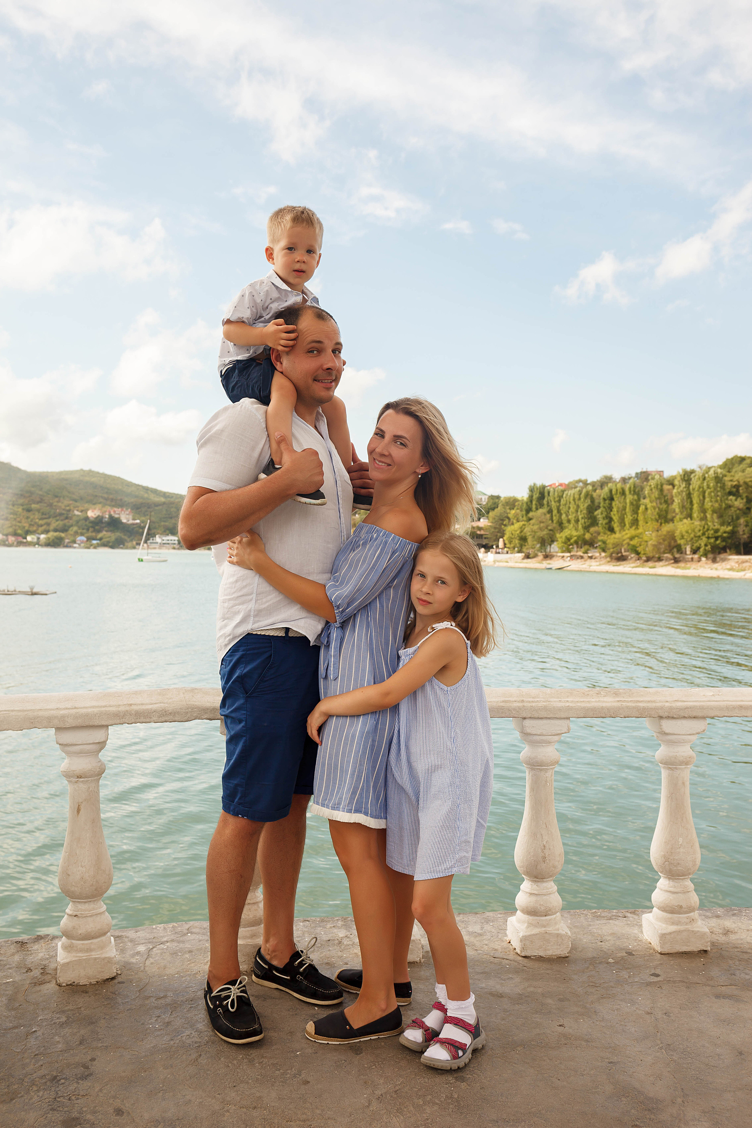 Людмила, Сергей и дети. Фотограф в Геленджике, Архипо-Осиповке, Абрау-Дюрсо, Кринице Виктория