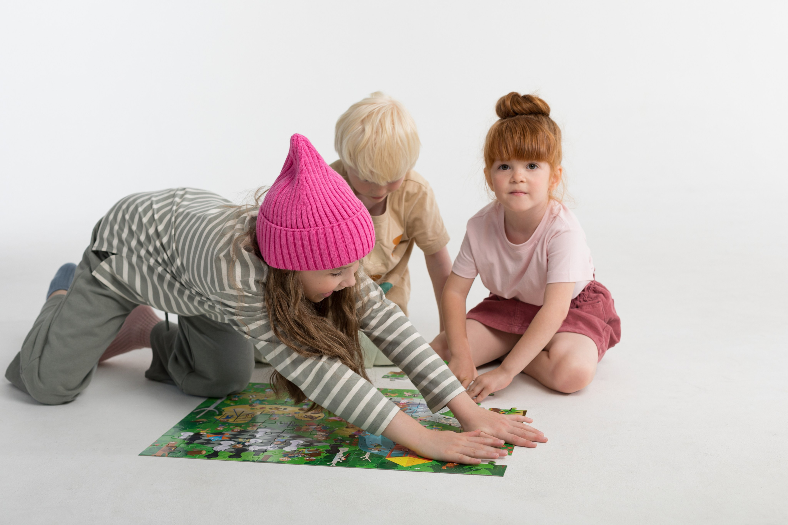 Каталожная съемка в циклораме для бренда детских товаров. Детский и контент фотограф Надя Волкова Санкт-Петербург