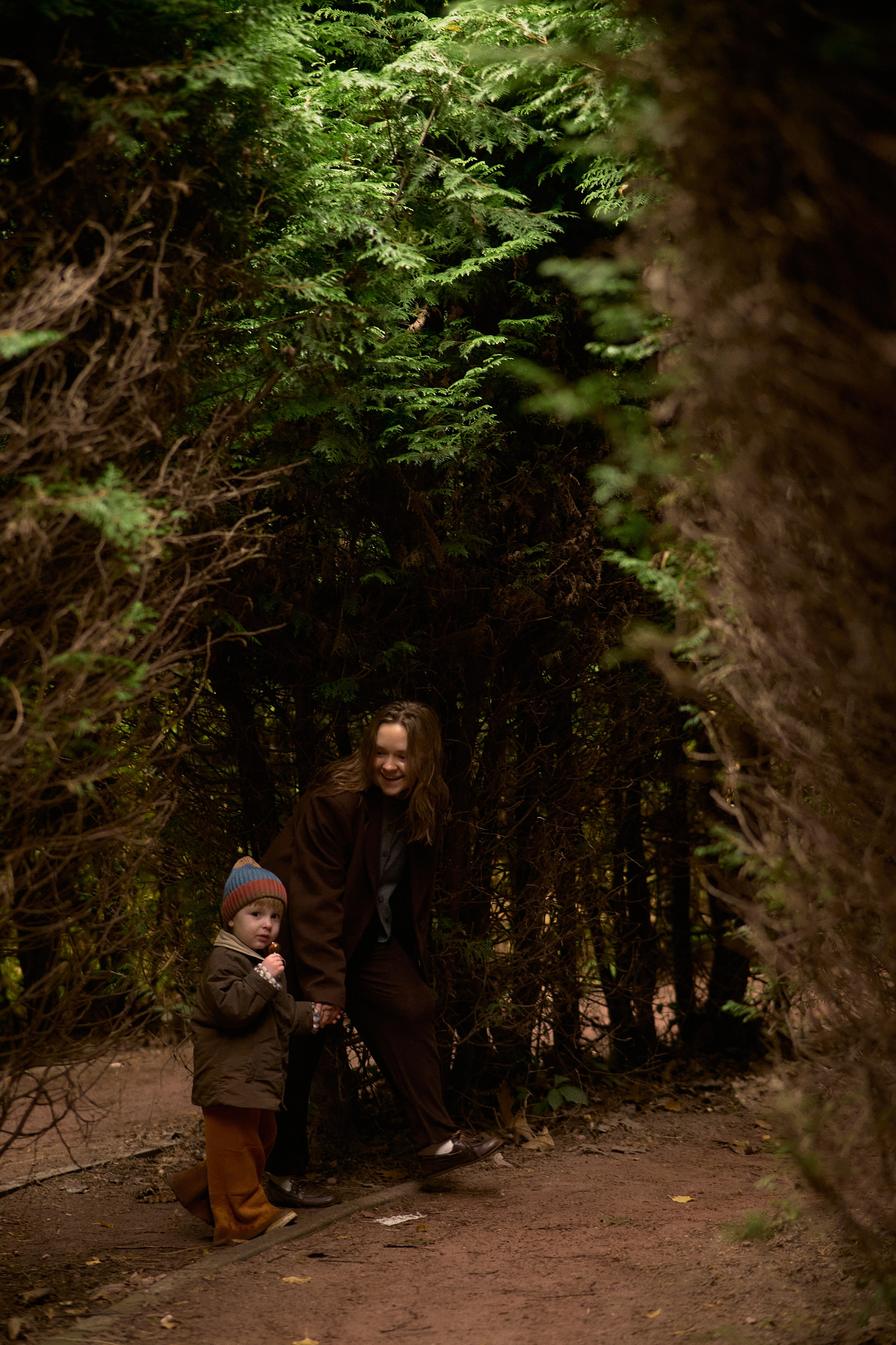 Света и Илюша под дождём. Семейный и свадебный lifestyle-фотограф в Москве Мария Петрова