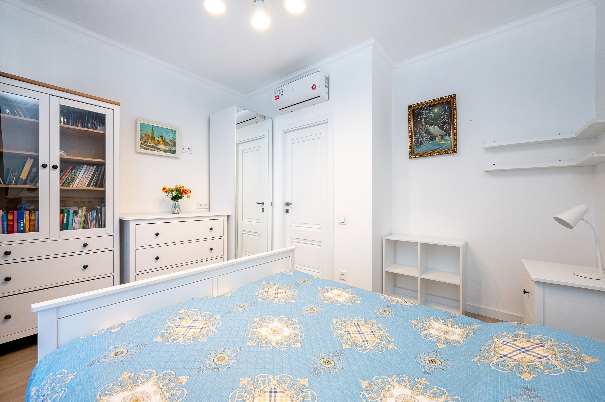 Квартира на продажу в Санкт-Петербурге. Интерьерный фотограф. Фото- видеосъемка недвижимости Санкт-Петербург