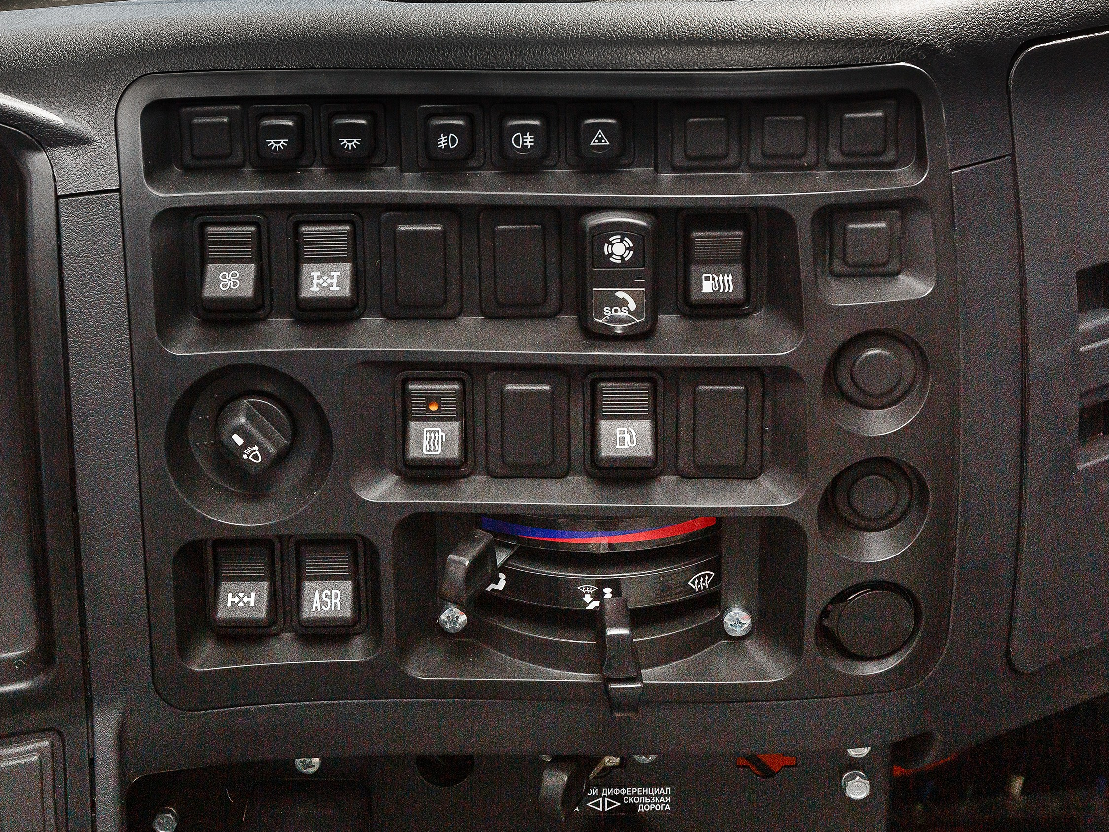 Автомобильный фотограф в СПб. Репортажная фотосъёмка в Санкт-Петербурге. Фотограф на мероприятие: выставки, презентации, автогонки. Фото для сайта, отчётов и публикации в сми. Профессиональный фотограф Сергей Пушкин. Промышленная фотосъёмка. Автопром. Фотосъёмка авто и спецтехники. Профессиональные фото большегрузов.