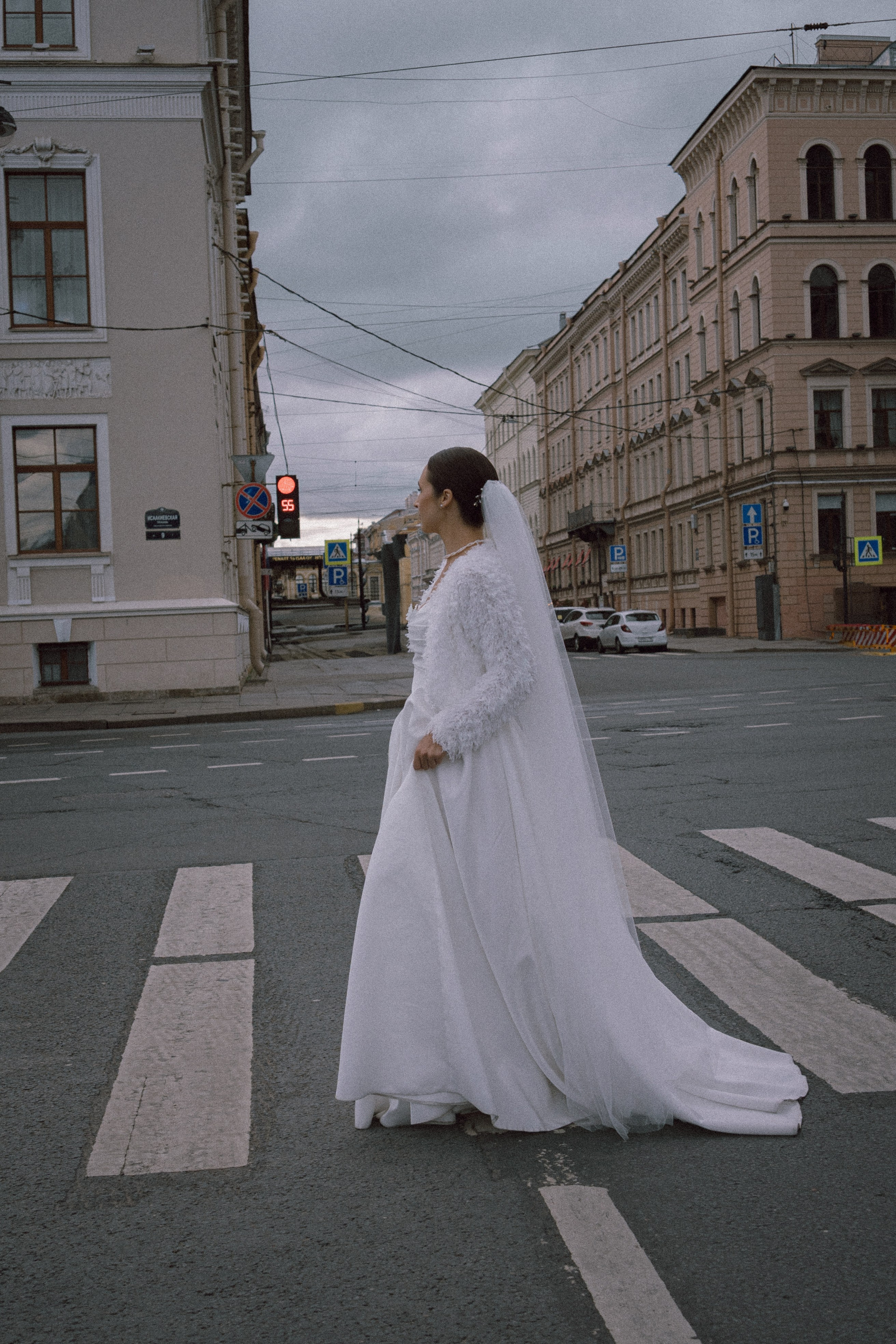 СВАДЕБНАЯ ПРОГУЛКА В САНТК-ПЕТЕРБУРГЕ (ИСАКИЕВСКИЙ СОБОР, ЗИМНЯЯ КАНАВКА, ЭРМИТАЖ И БОЛЬШАЯ МОРСКАЯ УЛИЦА). Профессиональный фотограф, Санкт-Петербург — Виктория Богомолова