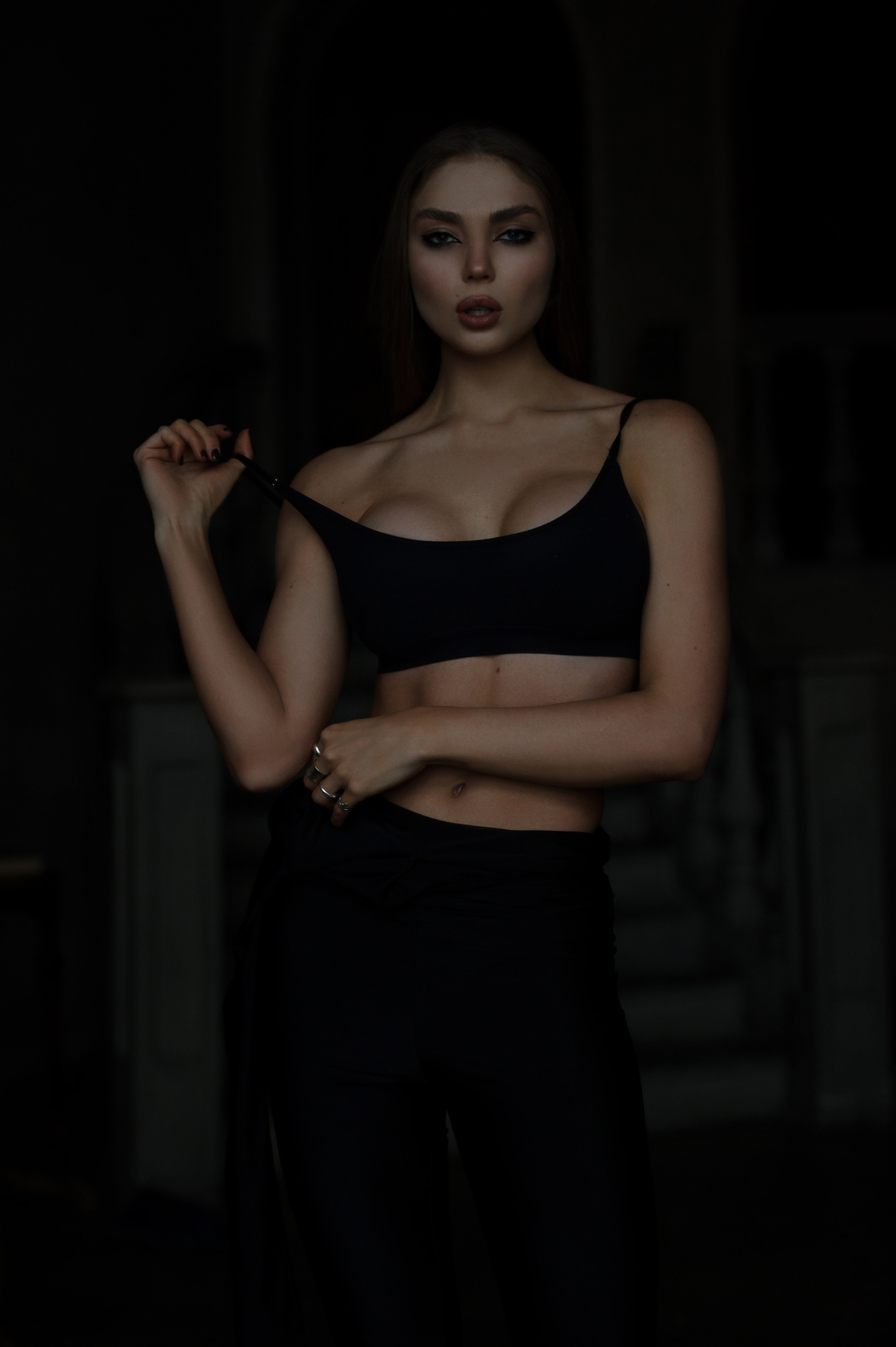 Фотосессия в стиле минимализм. Александр Mr.Brass — фотографирую женский портрет в Москве