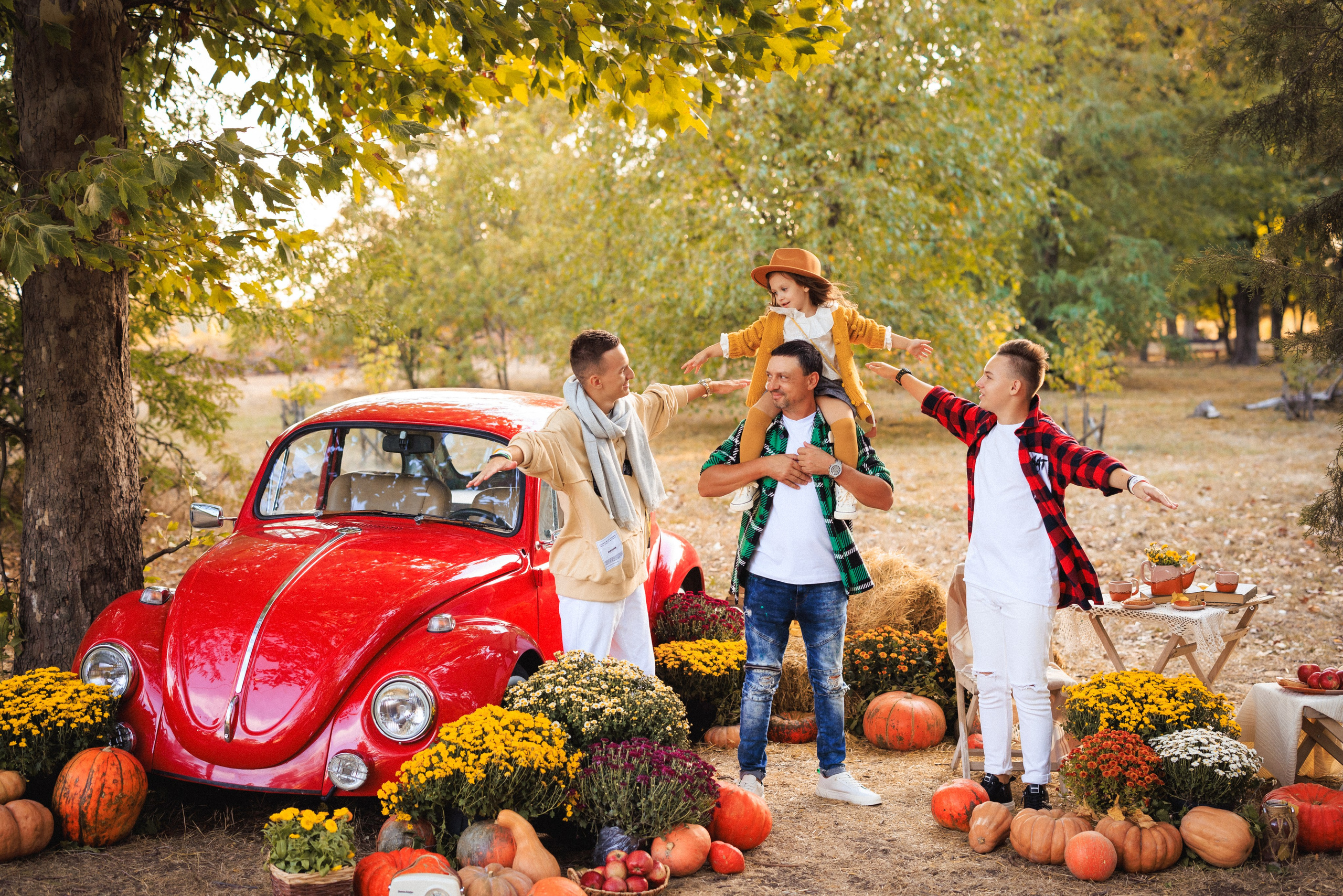 Осенняя фотосессия с Ретро автомобилем в городе Краснодаре. Семейный и детский фотограф в Краснодаре Анна Трашкова