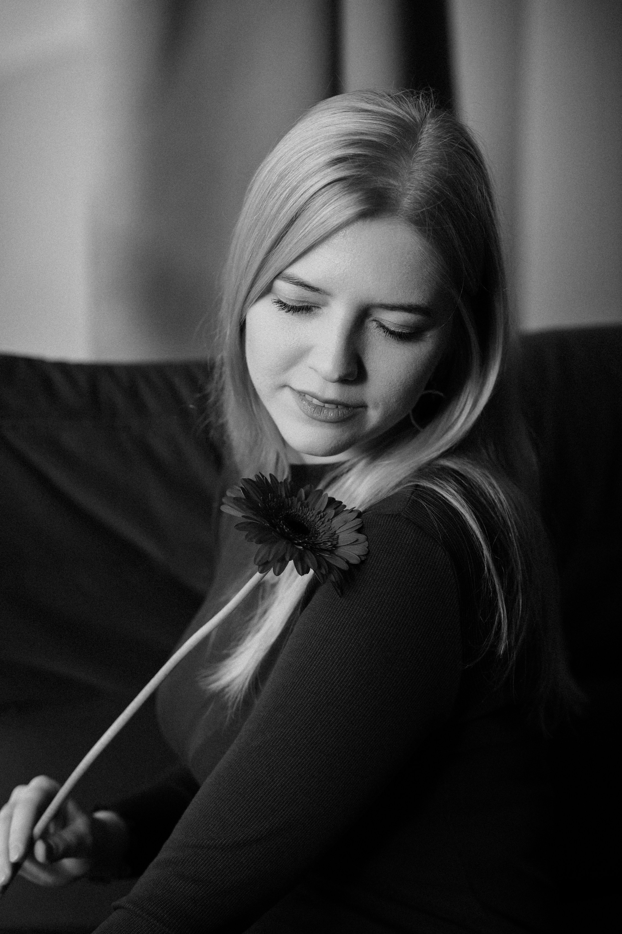 Студийные съемки в ч/б. Женский фотограф в Москве Рина Леонтьева