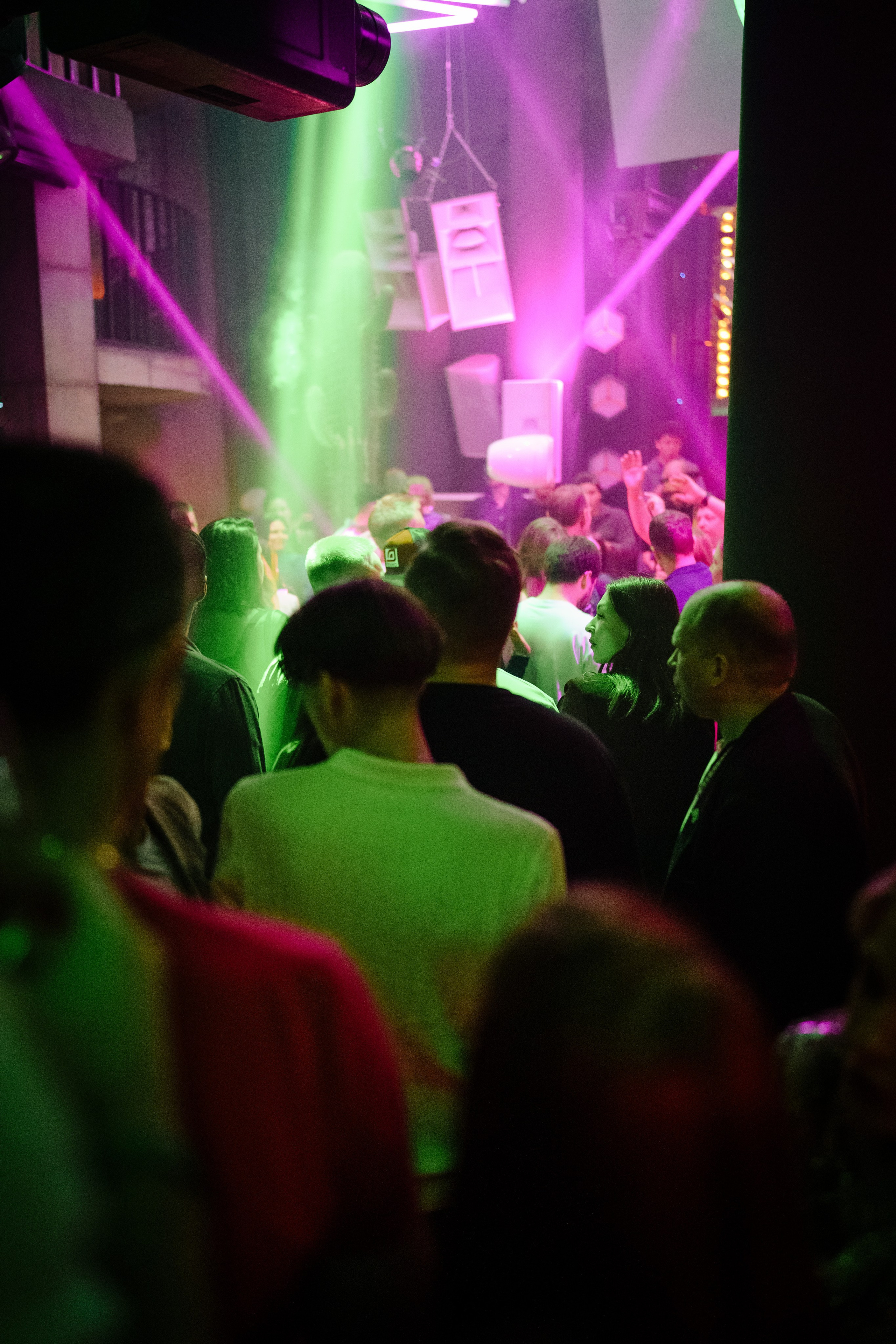 Вечеринка OSNOVATELI.LIVE репортажный фотограф Саша Дружинина. Репортажный фотограф в Москве Саша Дружинина