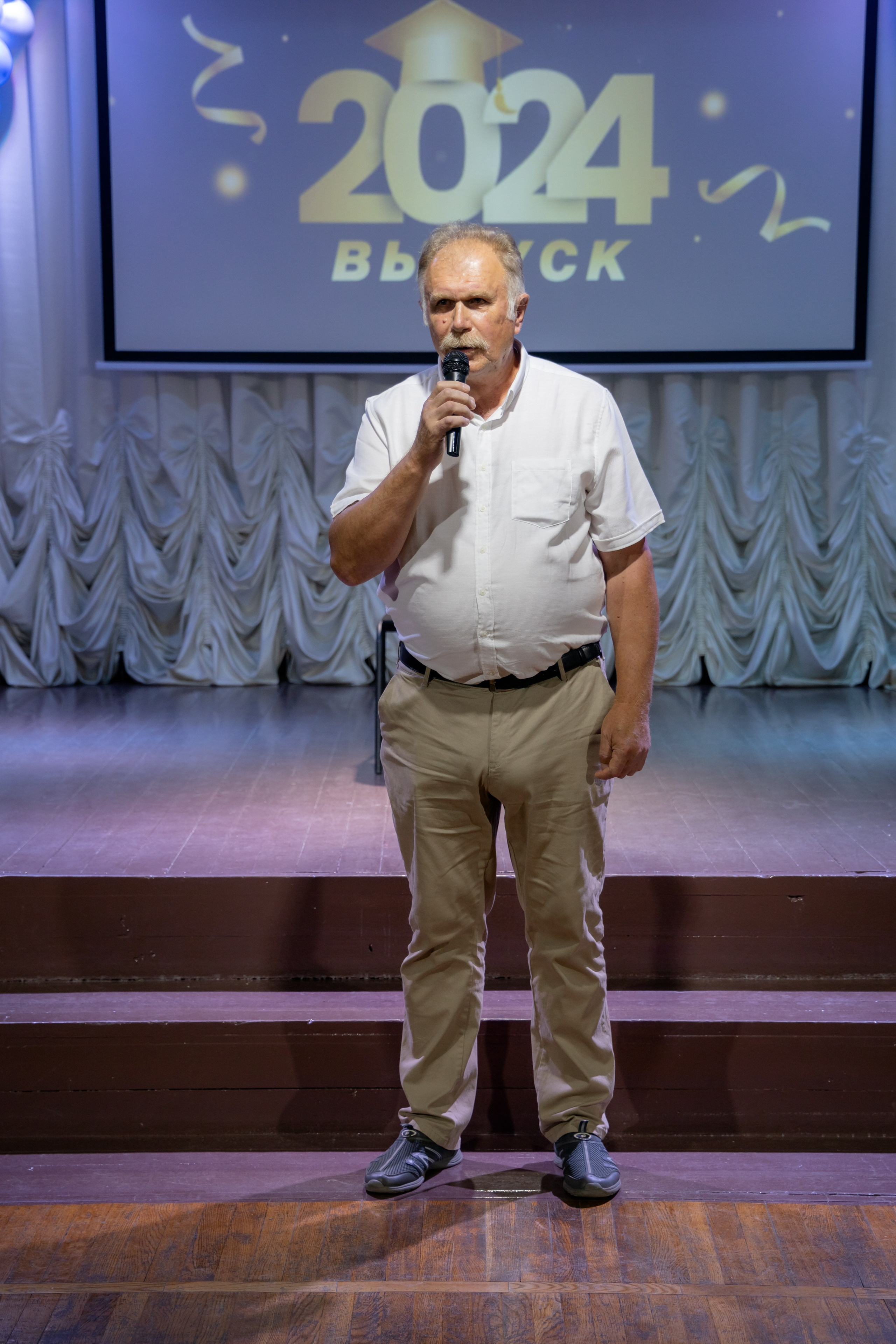 Школьный выпускной 2024 год в Соколе (Минск). Свадебный фотограф в Минске/Беларуси Сергей Спиридонов