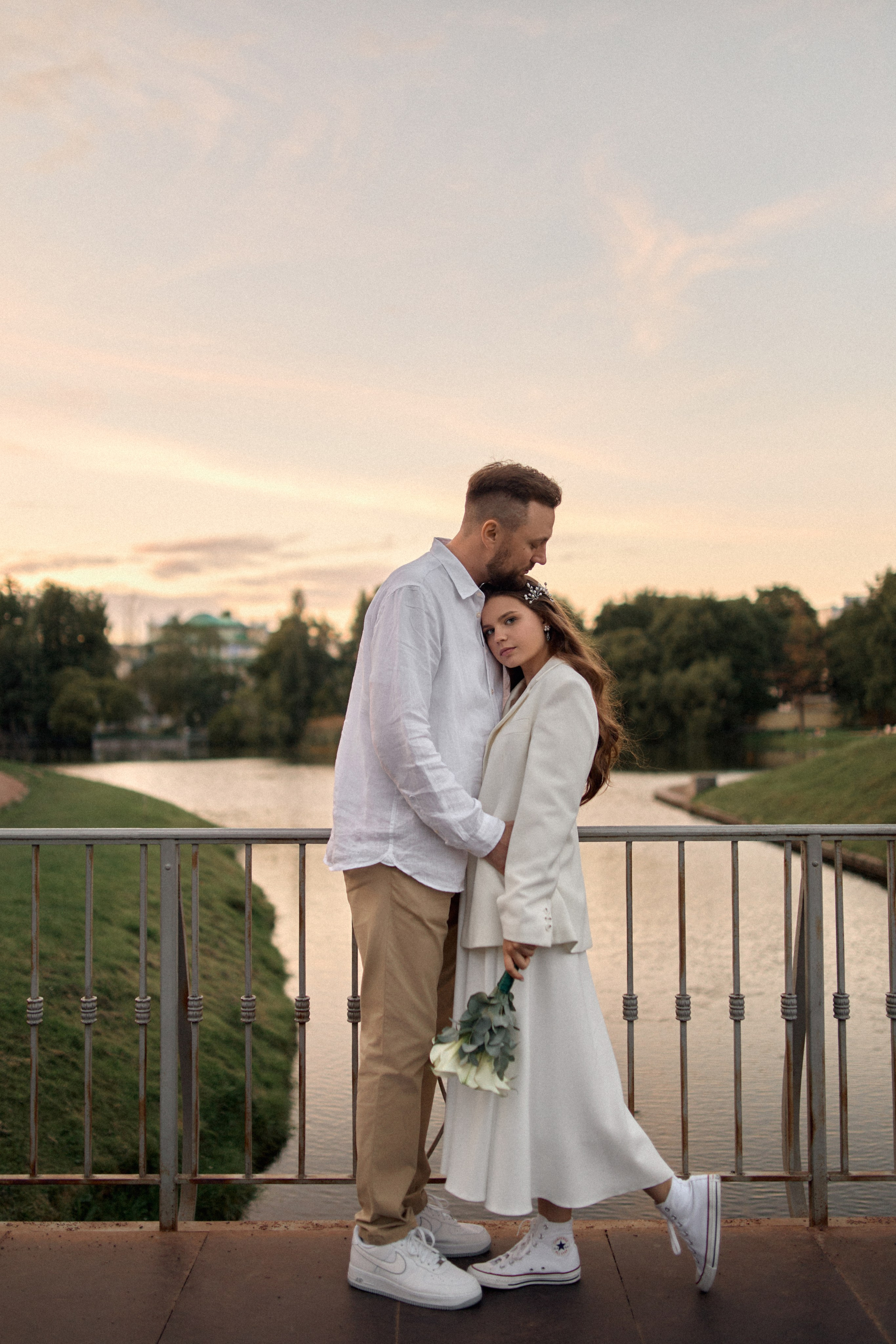 Летняя свадебная фотосессия на Чернышевской. Сестры Карабаза. Фотографы и ретушеры в Москве и Санкт-Петербурге