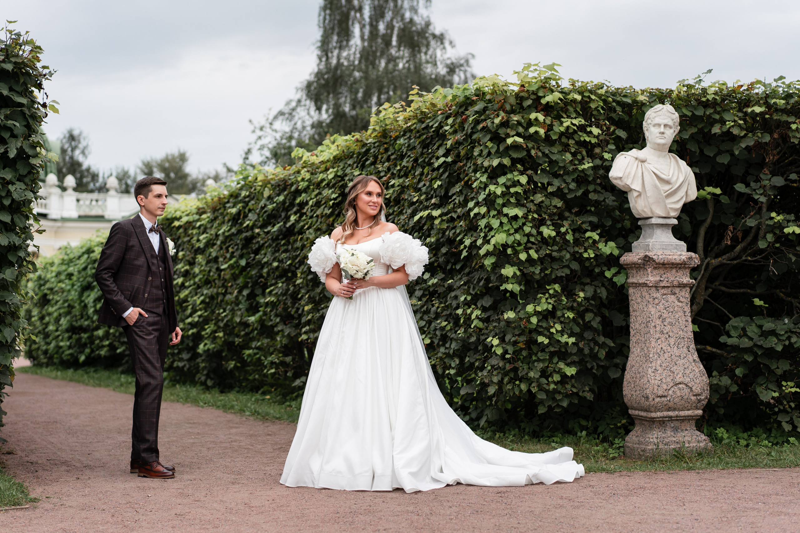 Свадебная фотосессия в отеле The St. Regis Moscow Nikolskaya. Свадебный фотограф Вера Климова