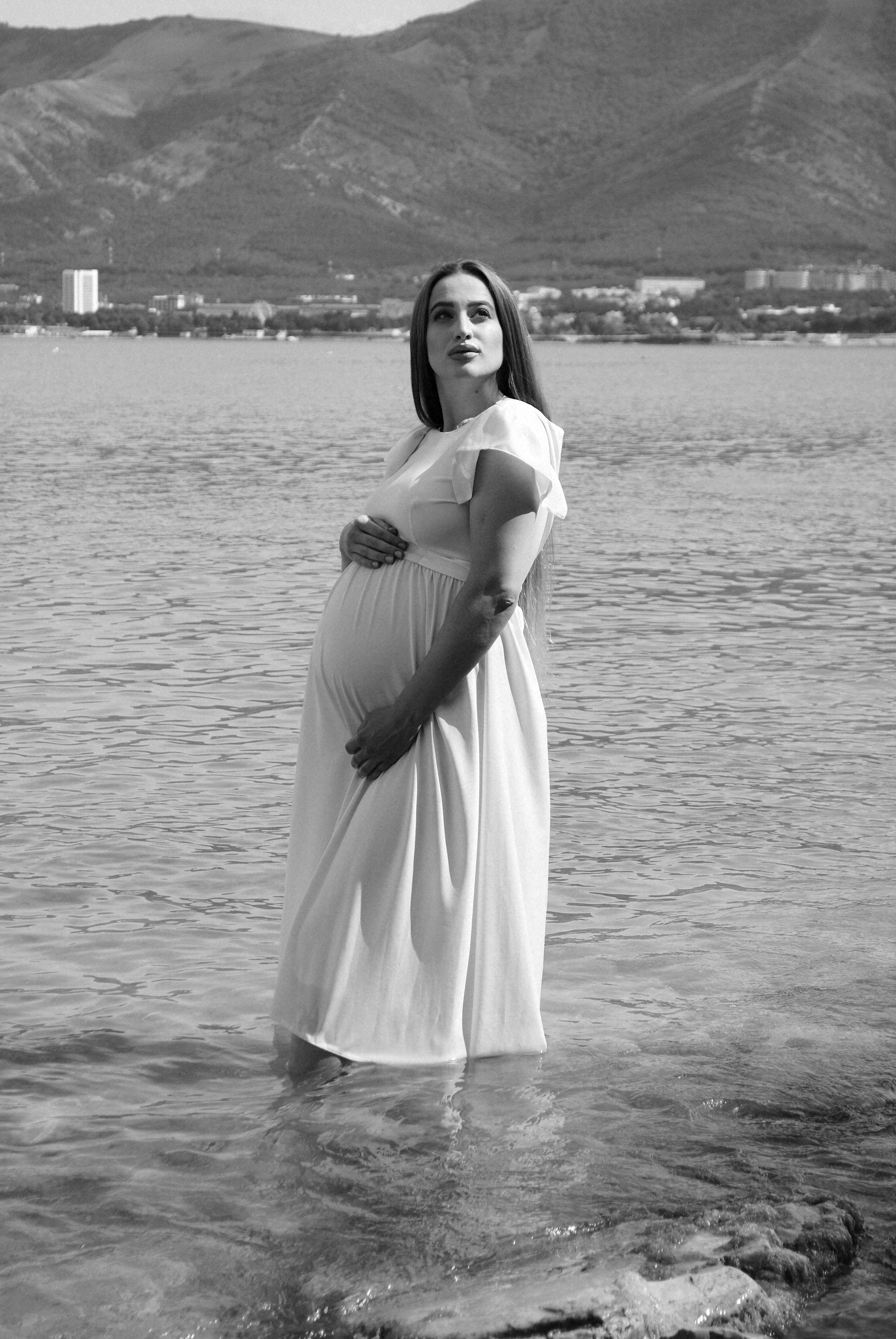 Беременность на берегу моря. Фотограф Мария Мусаелян