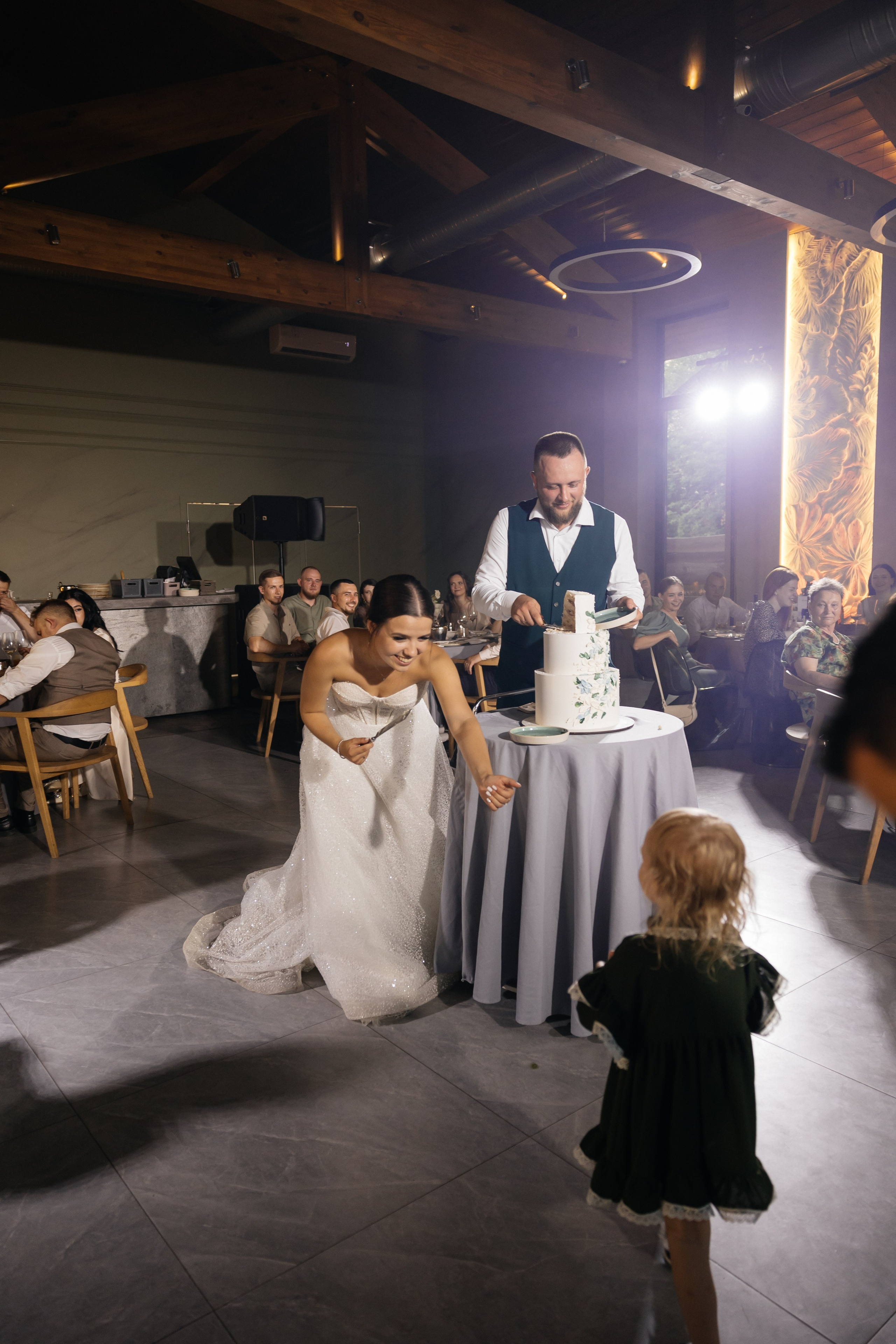 Свадебная история. Лесной Виладж. Свадебный и семейный фотограф Рассказова Виктория