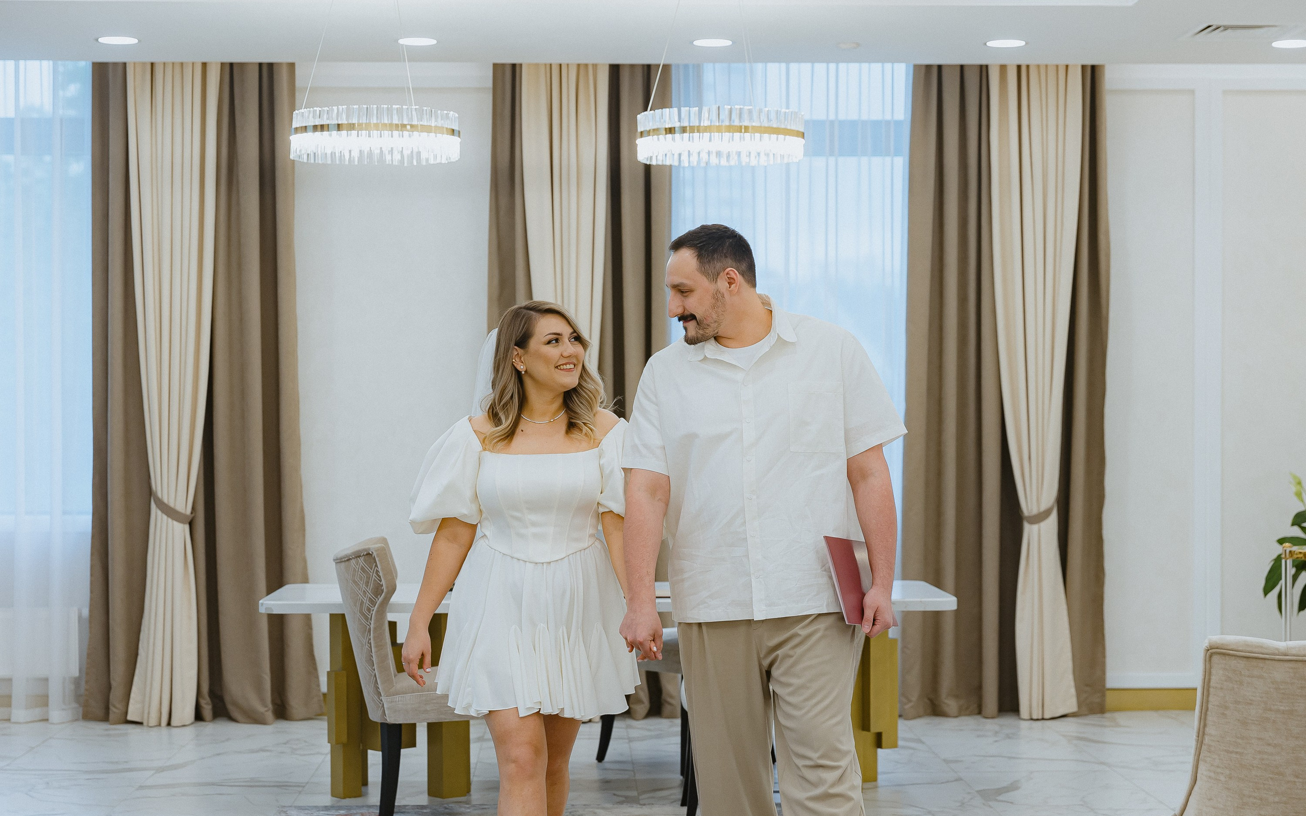 Саша и Аня. Главная