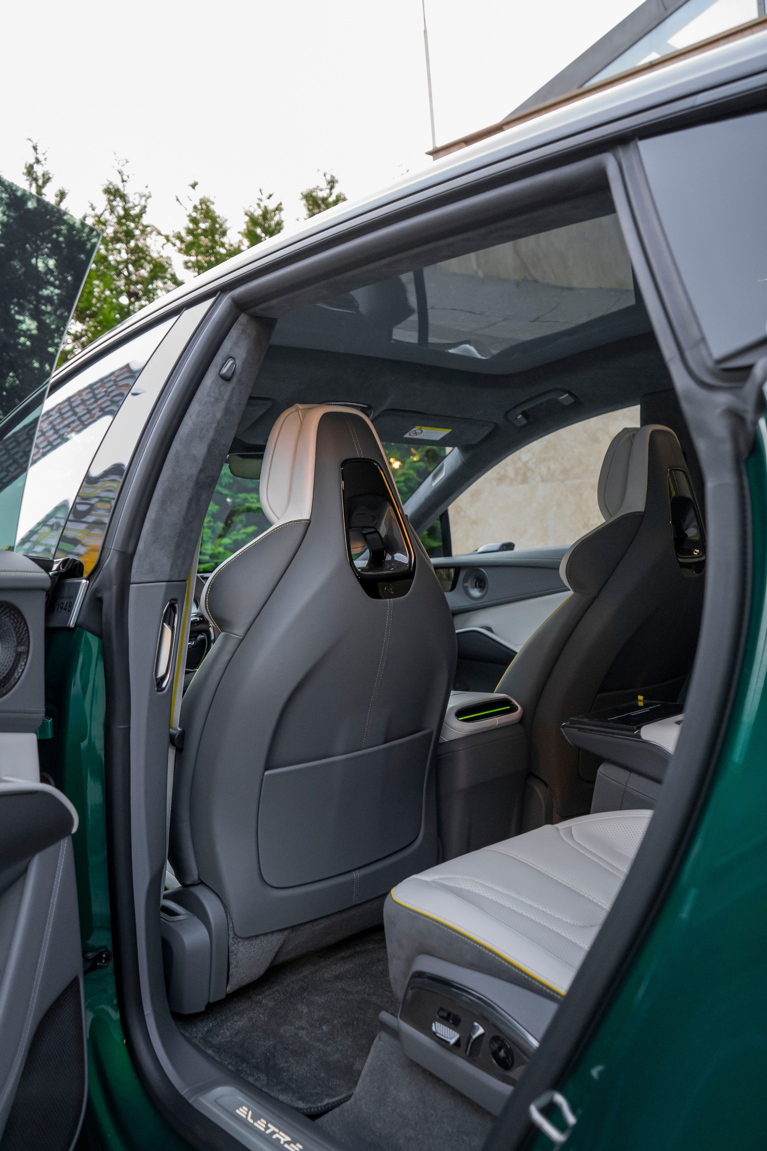 Lotus Eletre. Автомобильный фотограф Ногинск Денис Городок