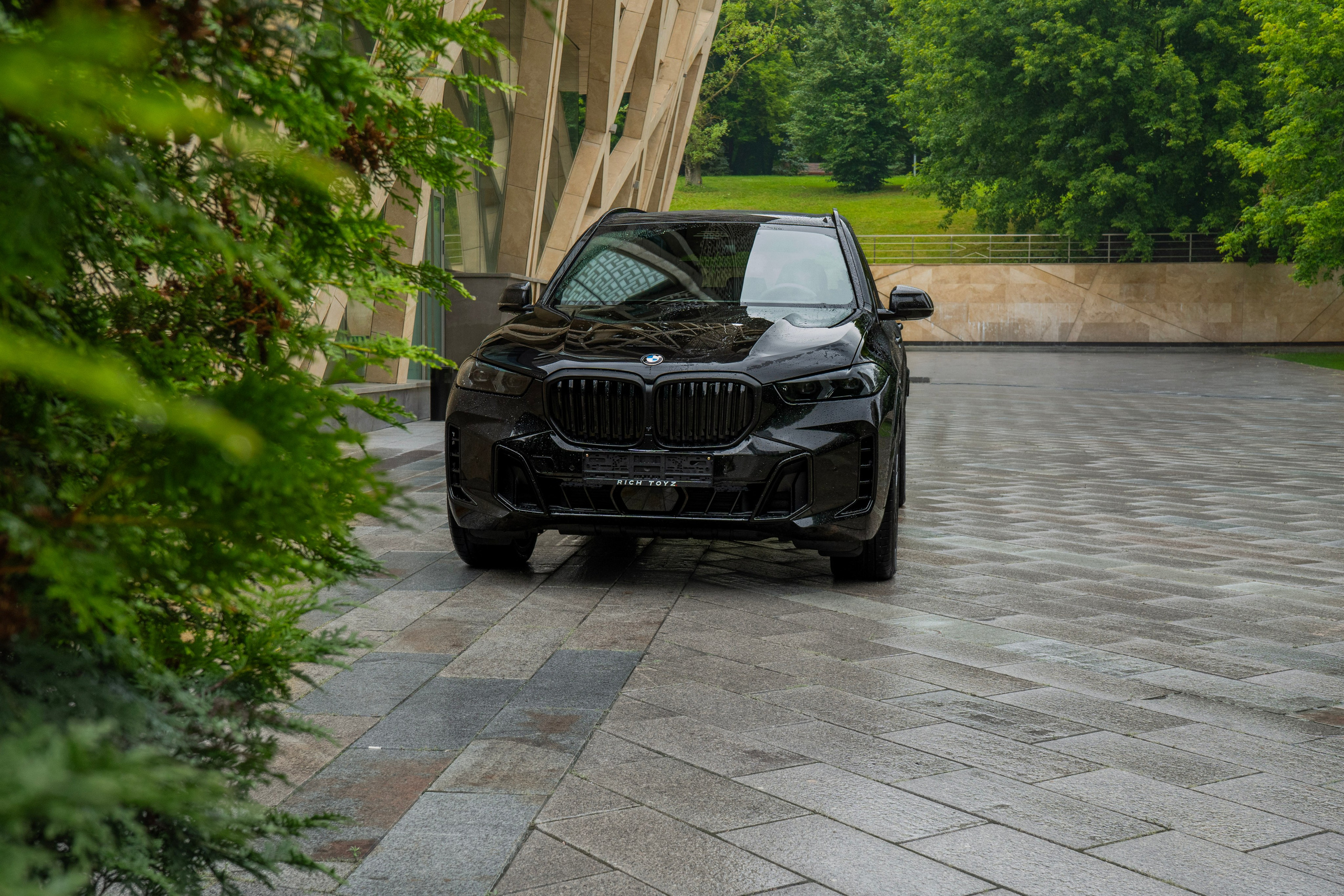 BMW X5 (M Competition). Автомобильный фотограф Ногинск Денис Городок
