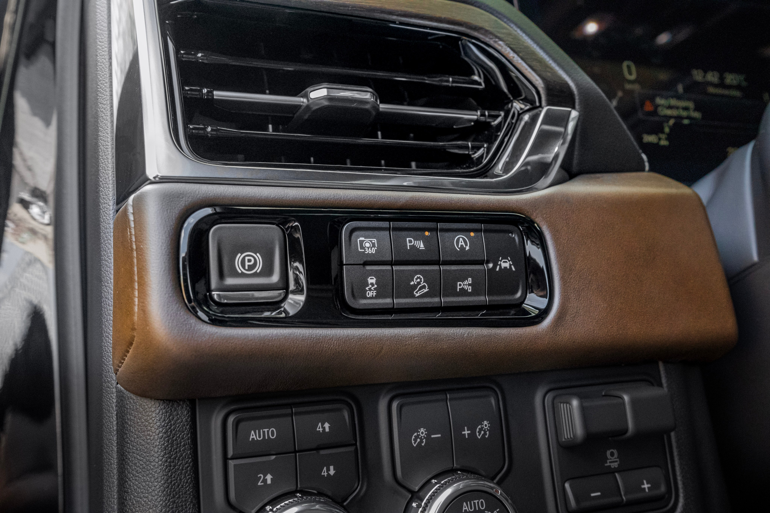 GMC Yukon. Автомобильный фотограф Ногинск Денис Городок