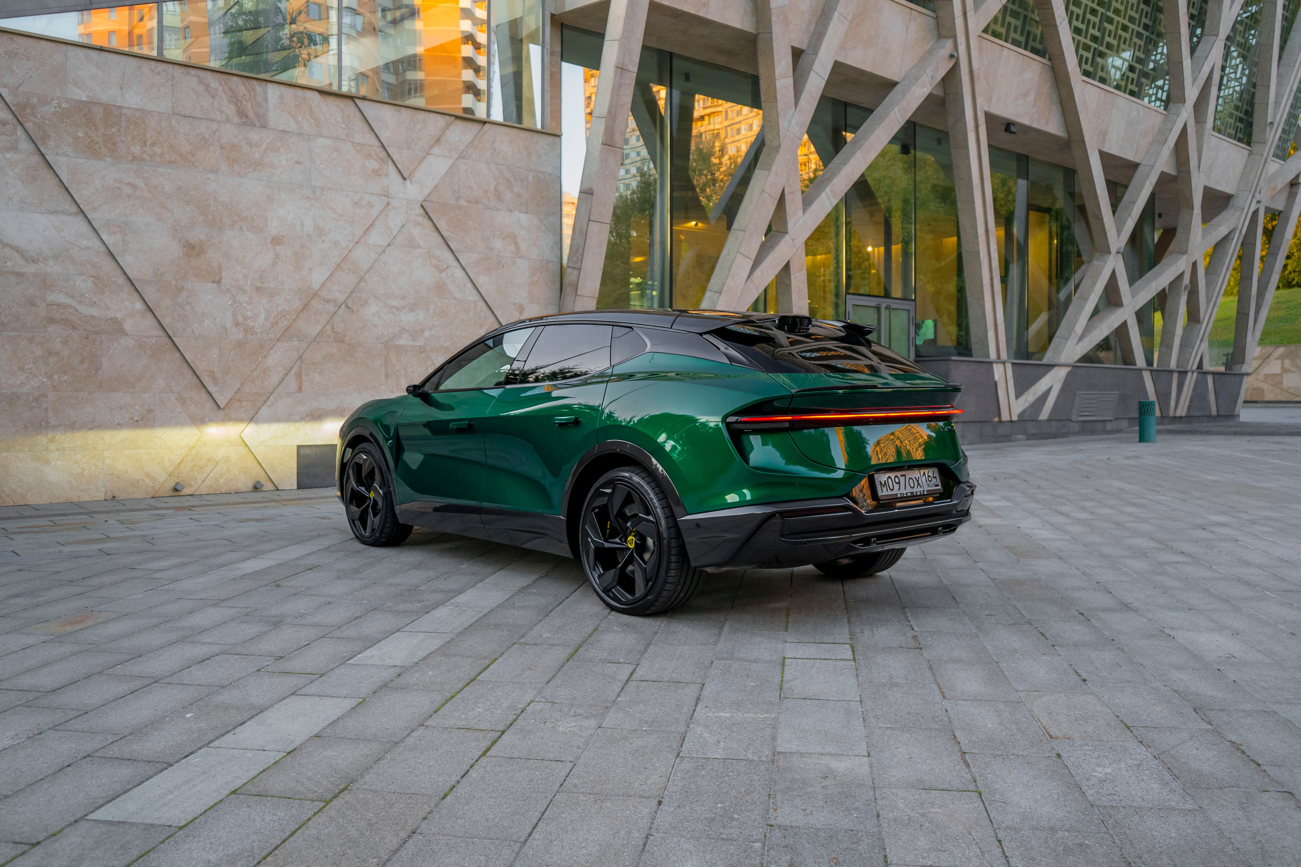 Lotus Eletre. Автомобильный фотограф Ногинск Денис Городок