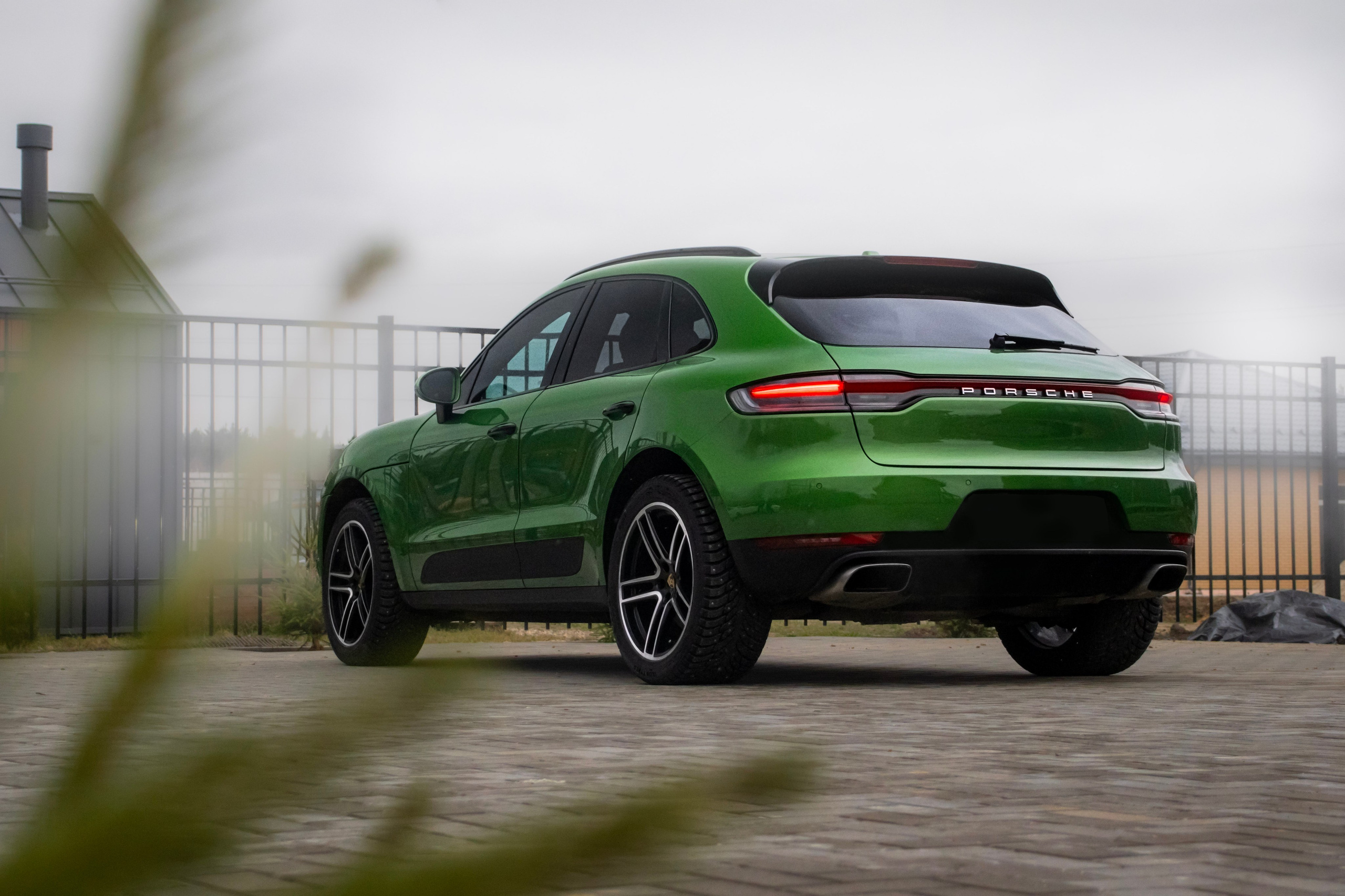 Porsche Macan. Автомобильный фотограф Ногинск Денис Городок