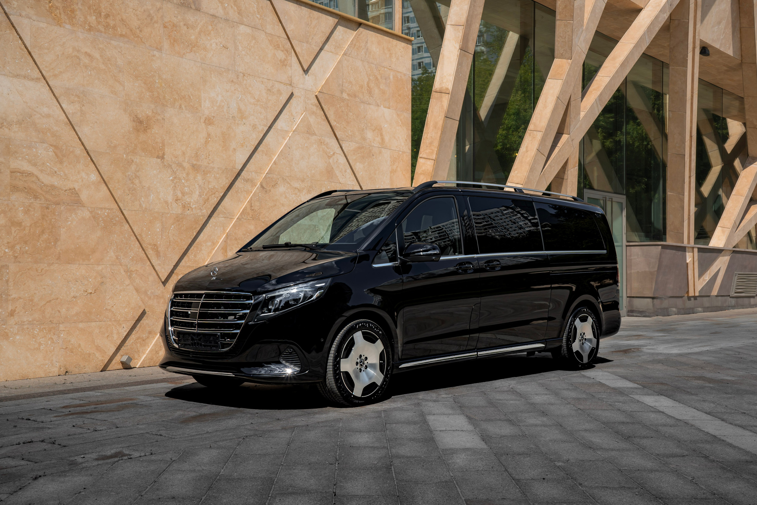 Mercedes-Benz V-class. Автомобильный фотограф Ногинск Денис Городок