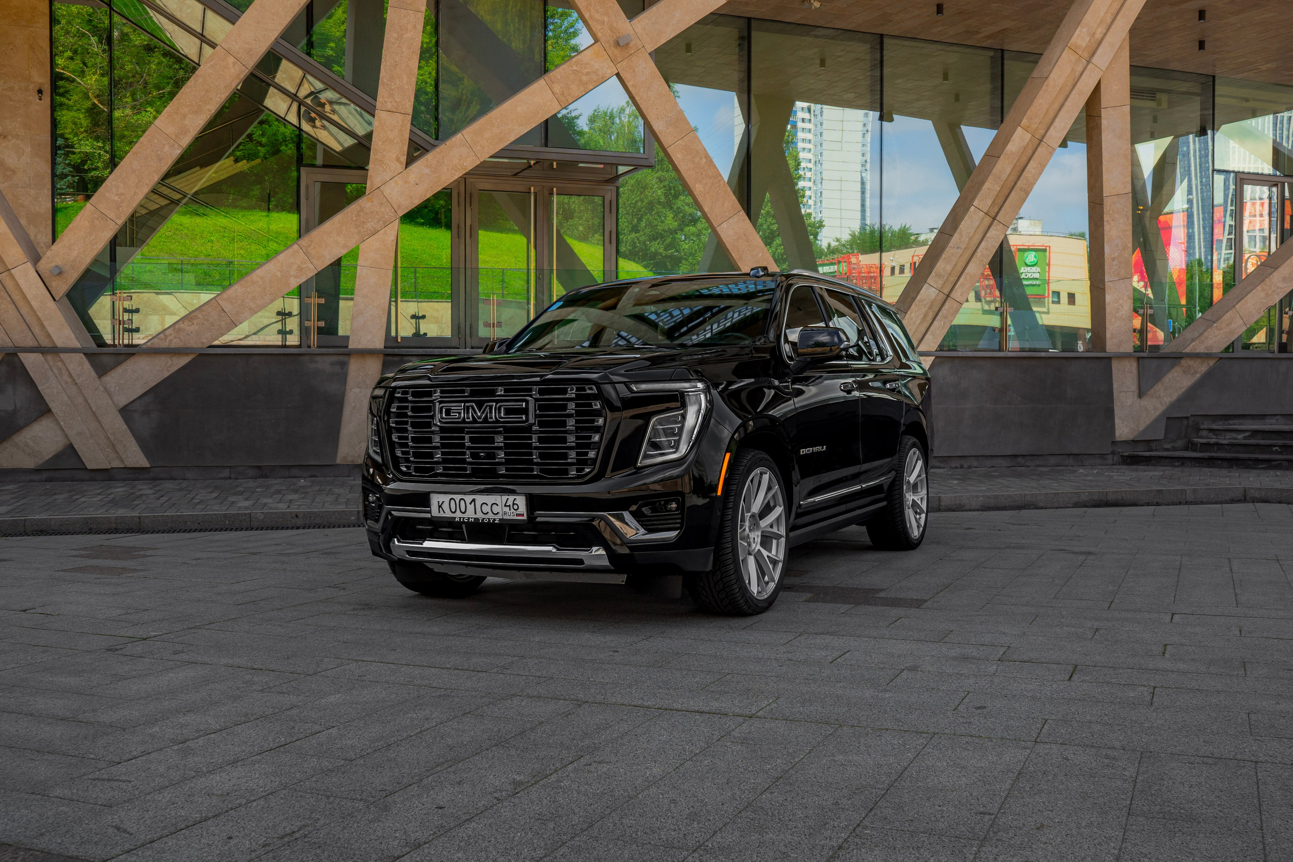 GMC Yukon. Автомобильный фотограф Ногинск Денис Городок