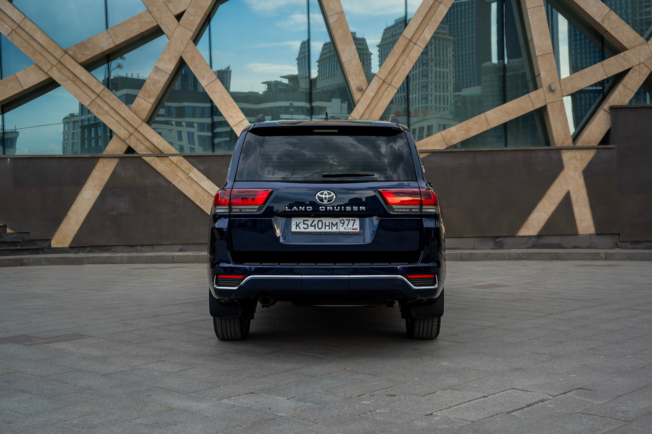 Toyota LC300. Автомобильный фотограф Ногинск Денис Городок