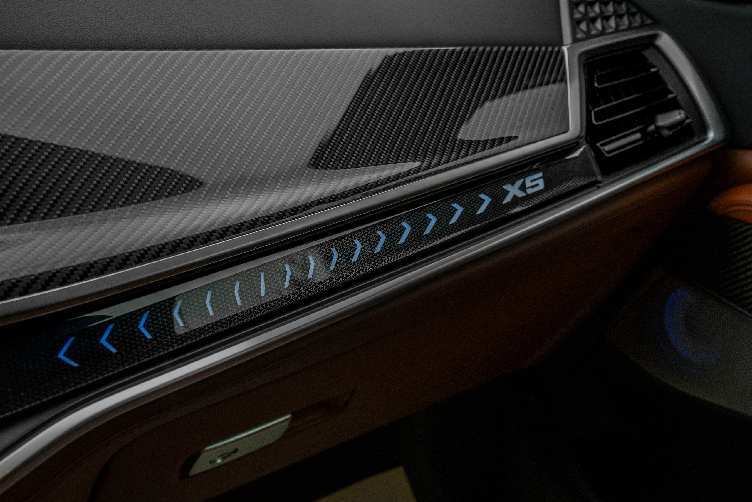 BMW X5 (M Competition). Автомобильный фотограф Ногинск Денис Городок