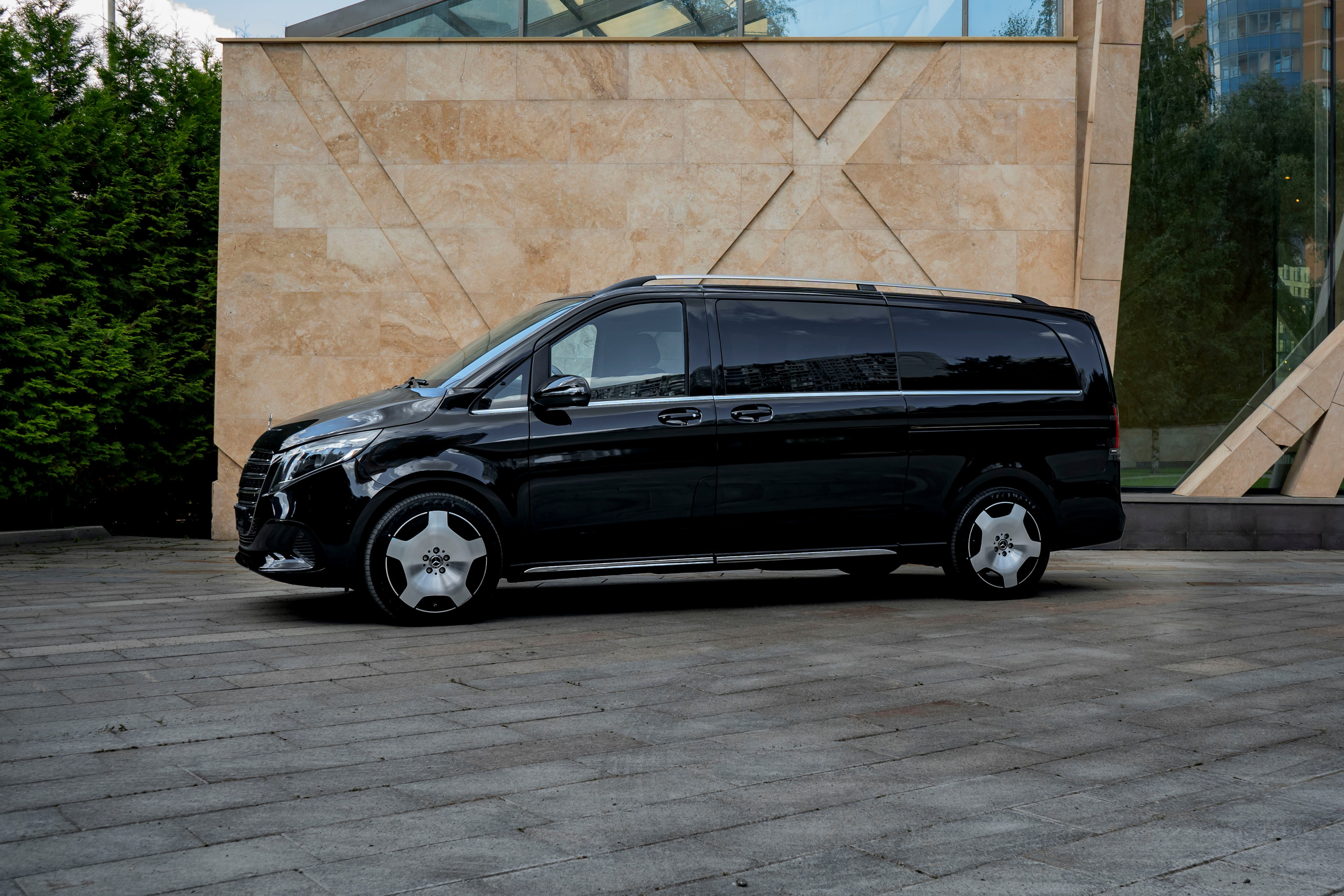 Mercedes-Benz V-class. Автомобильный фотограф Ногинск Денис Городок
