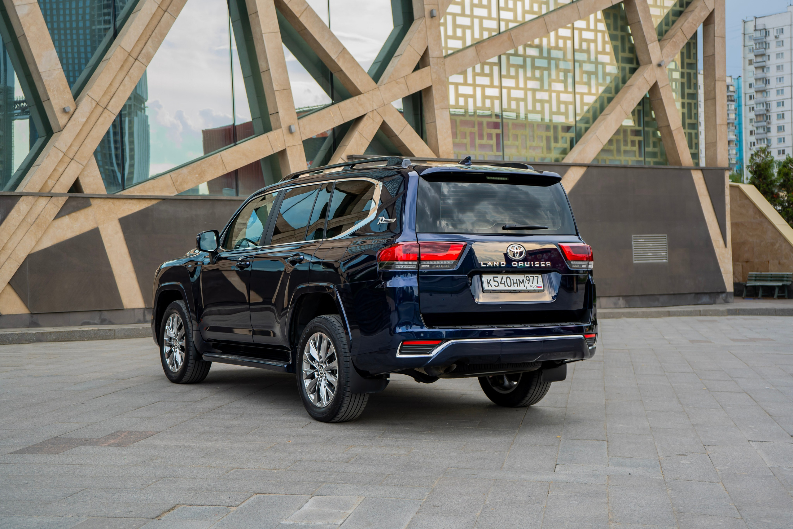 Toyota LC300. Автомобильный фотограф Ногинск Денис Городок