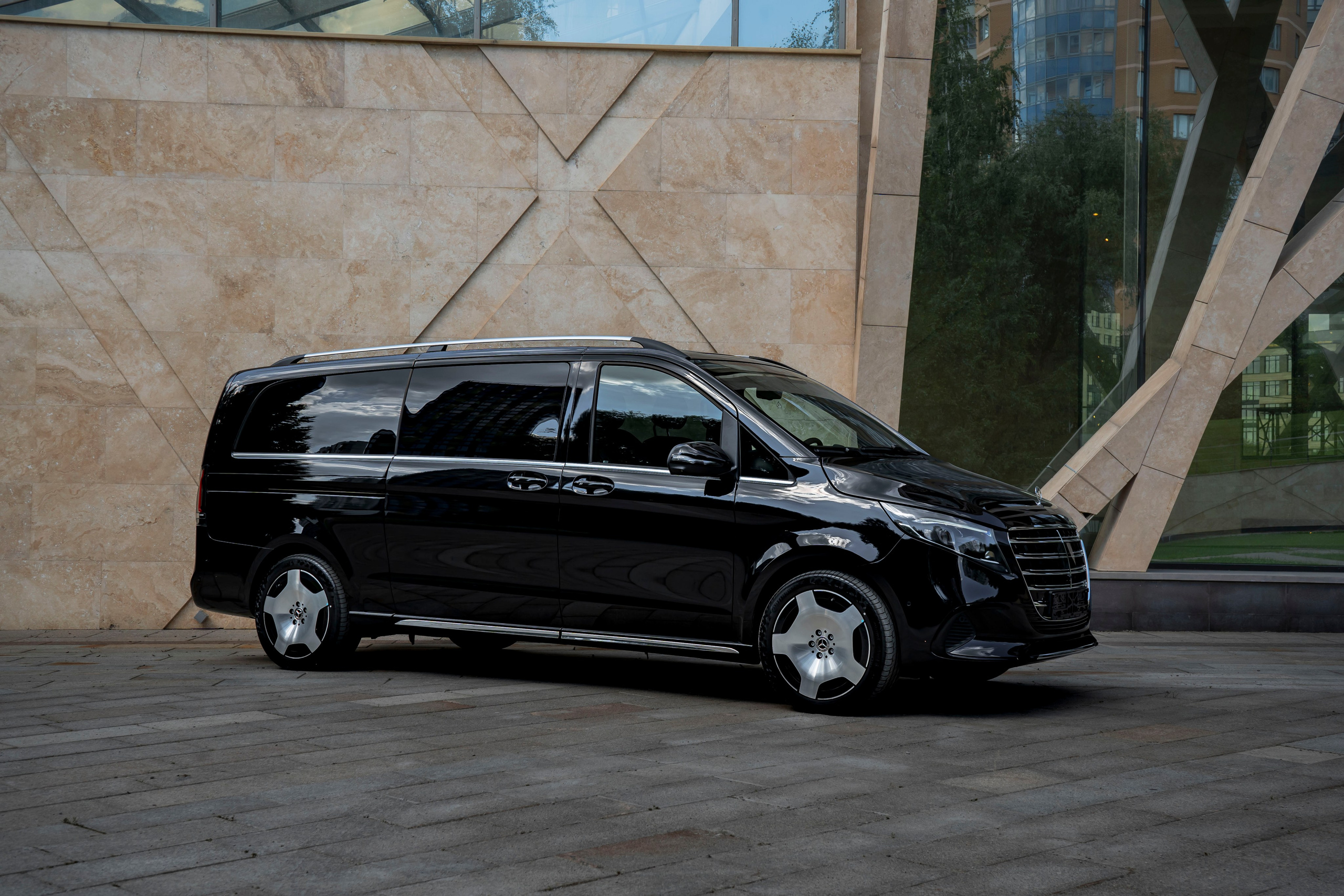 Mercedes-Benz V-class. Автомобильный фотограф Ногинск Денис Городок