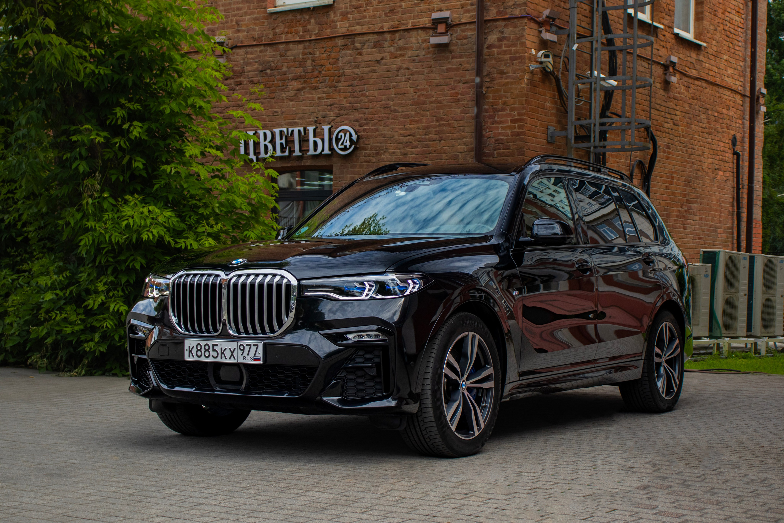 BMW X7. Автомобильный фотограф Ногинск Денис Городок