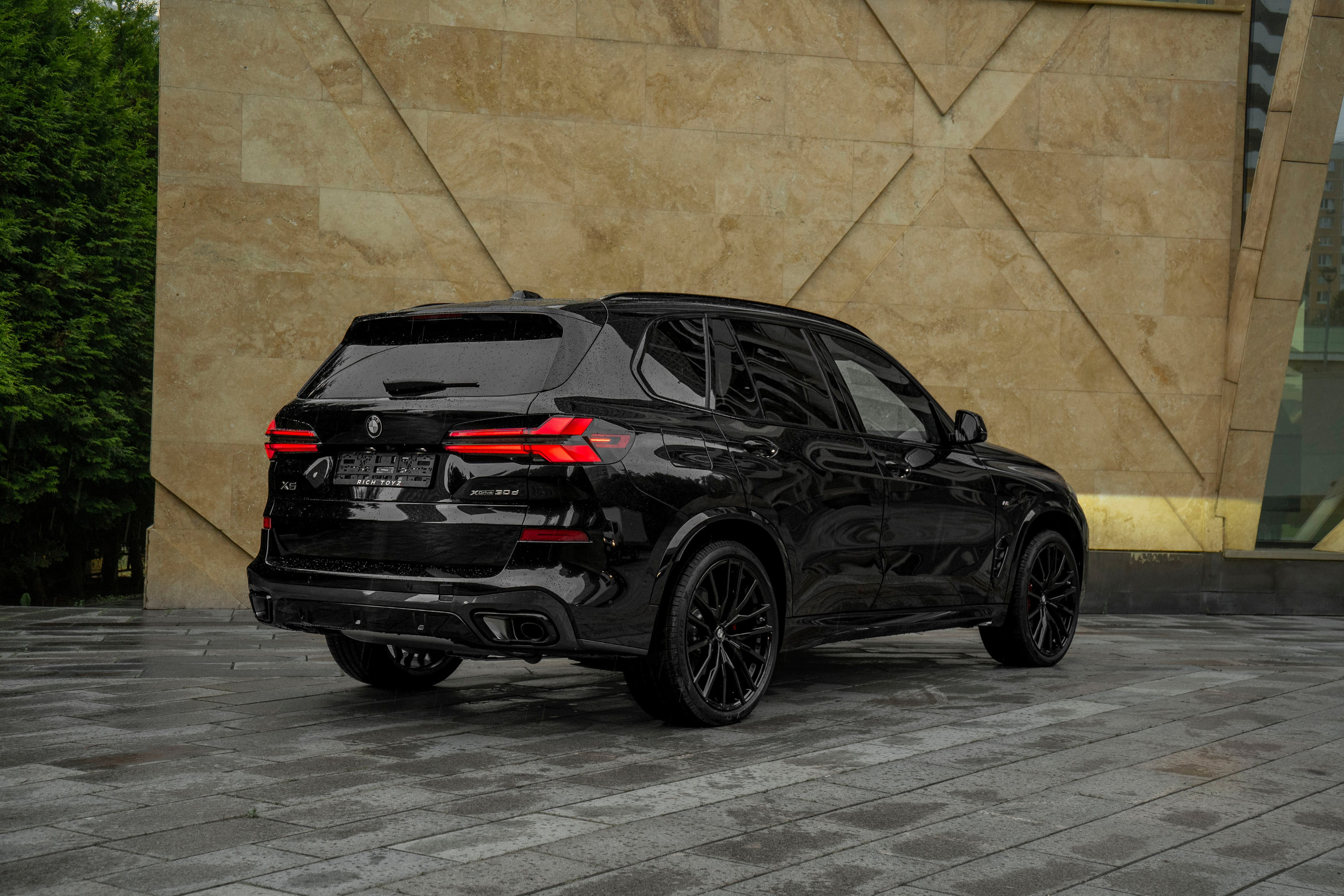 BMW X5 (M Competition). Автомобильный фотограф Ногинск Денис Городок