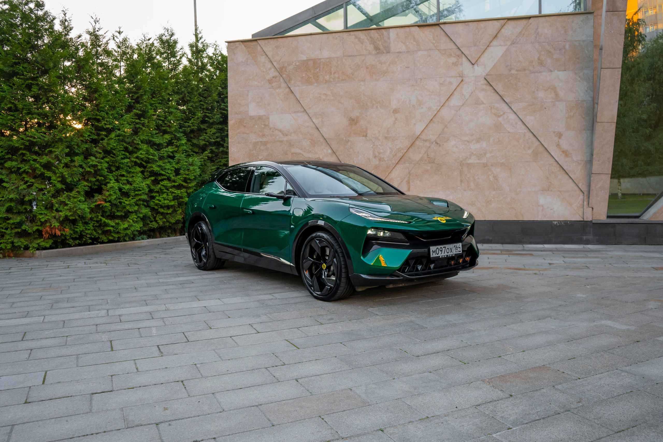 Lotus Eletre. Автомобильный фотограф Ногинск Денис Городок
