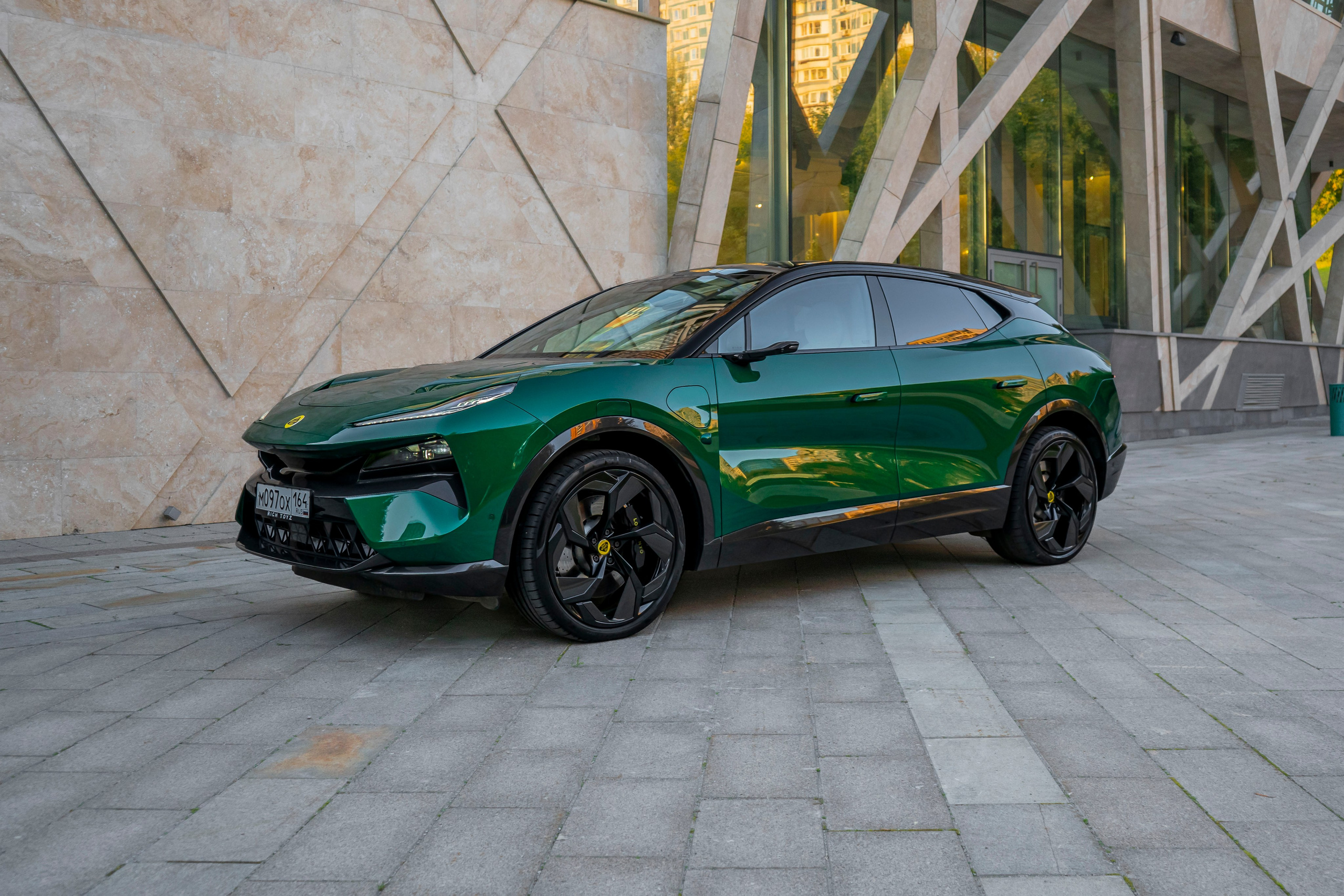 Lotus Eletre. Автомобильный фотограф Ногинск Денис Городок