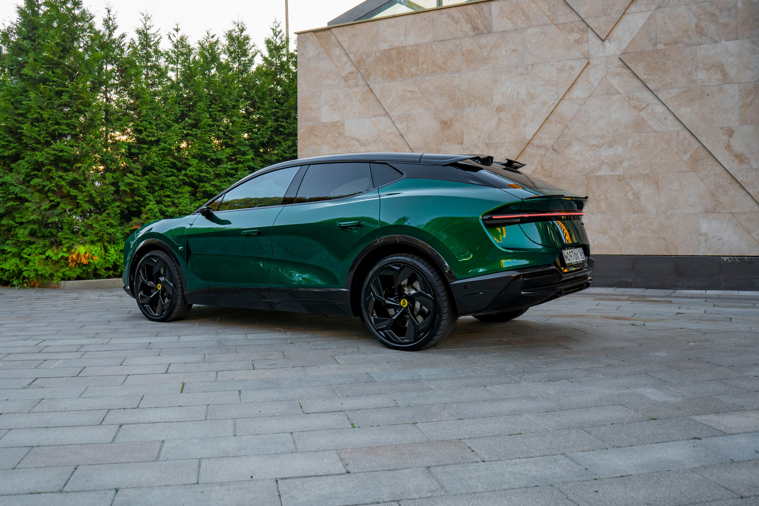Lotus Eletre. Автомобильный фотограф Ногинск Денис Городок