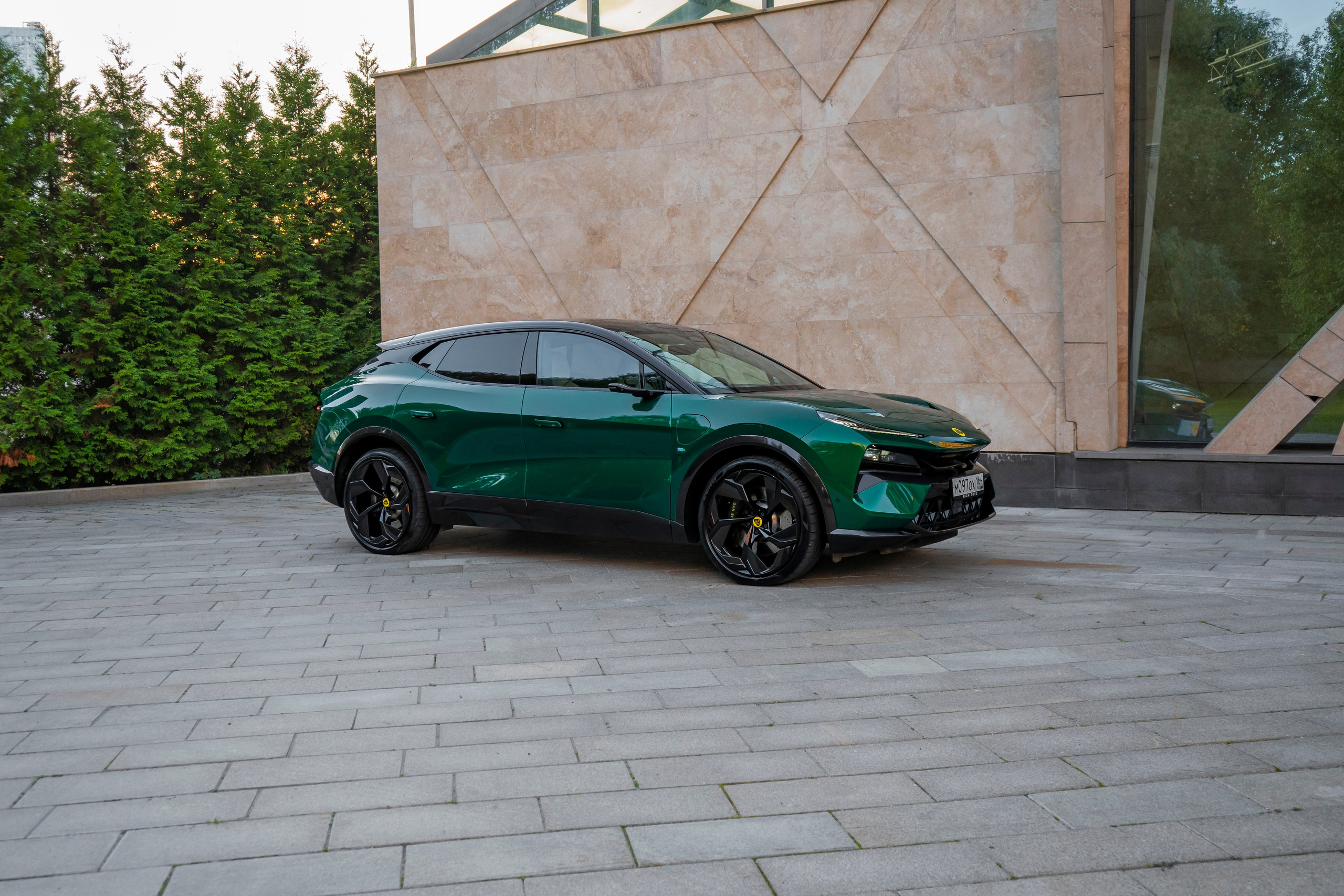 Lotus Eletre. Автомобильный фотограф Ногинск Денис Городок