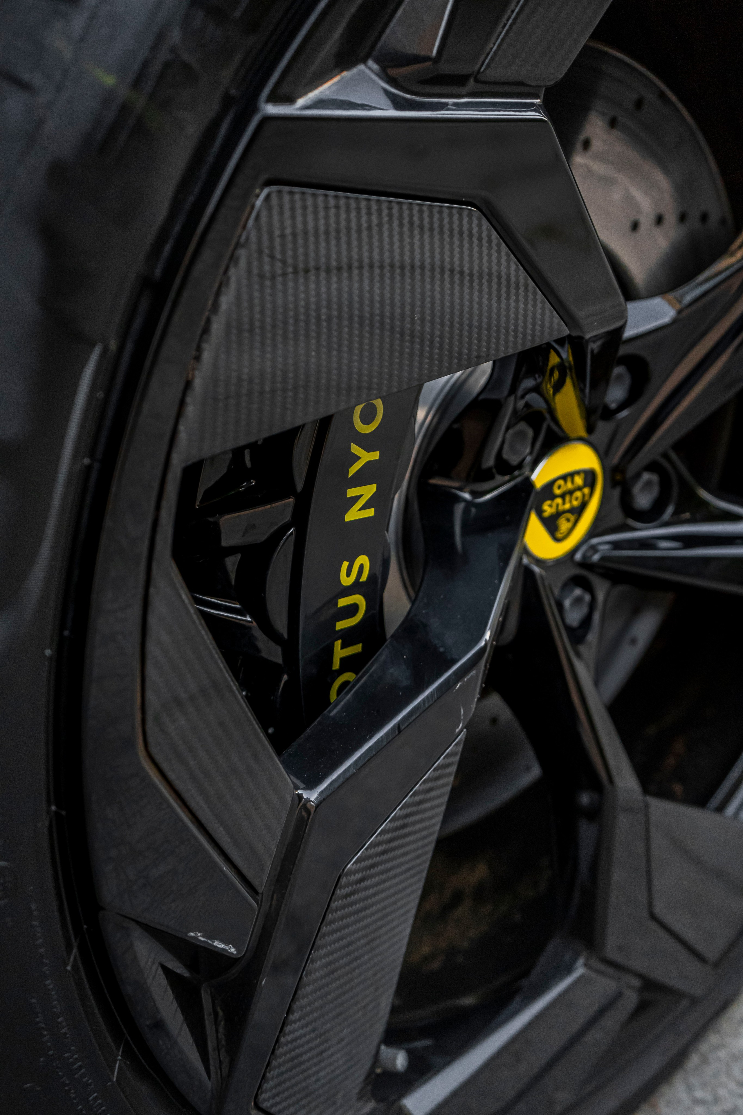Lotus Eletre. Автомобильный фотограф Ногинск Денис Городок