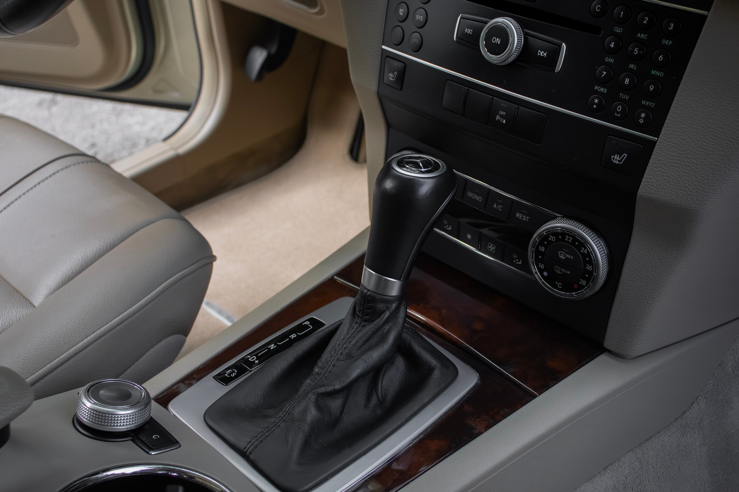 Mercedes-Benz GLK350. Автомобильный фотограф Ногинск Денис Городок