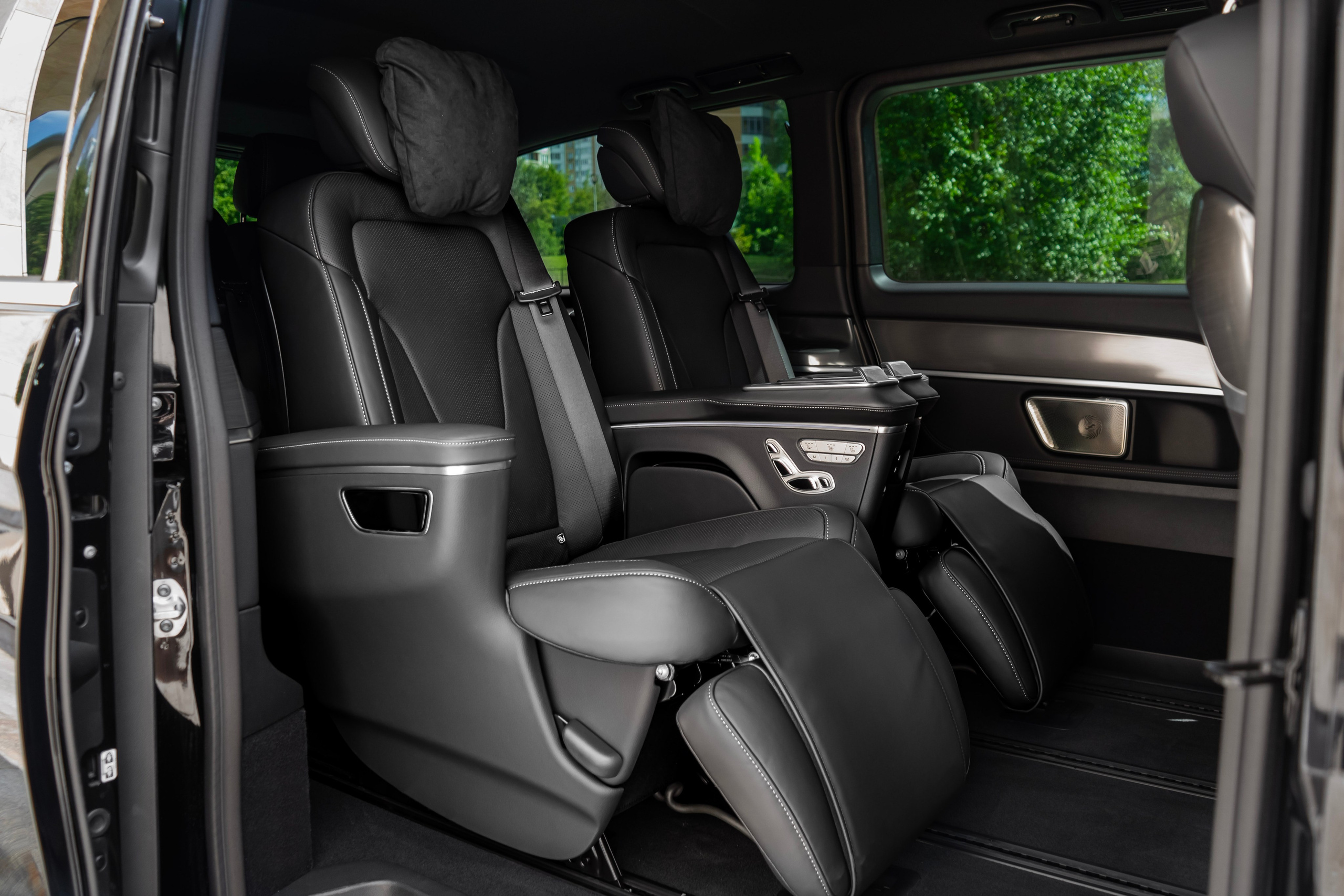 Mercedes-Benz V-class. Автомобильный фотограф Ногинск Денис Городок