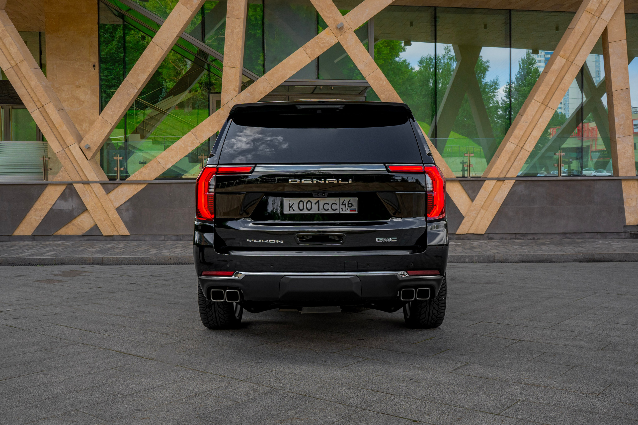 GMC Yukon. Автомобильный фотограф Ногинск Денис Городок