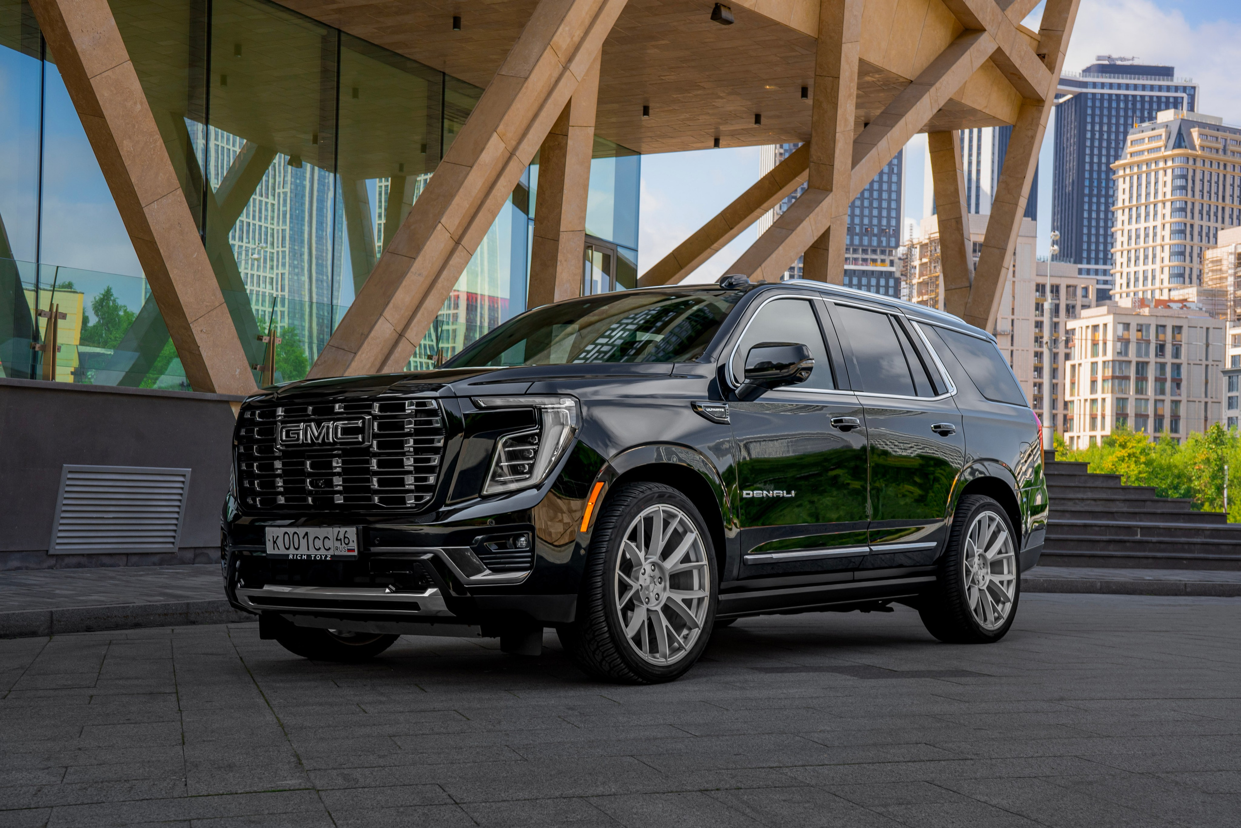 GMC Yukon. Автомобильный фотограф Ногинск Денис Городок
