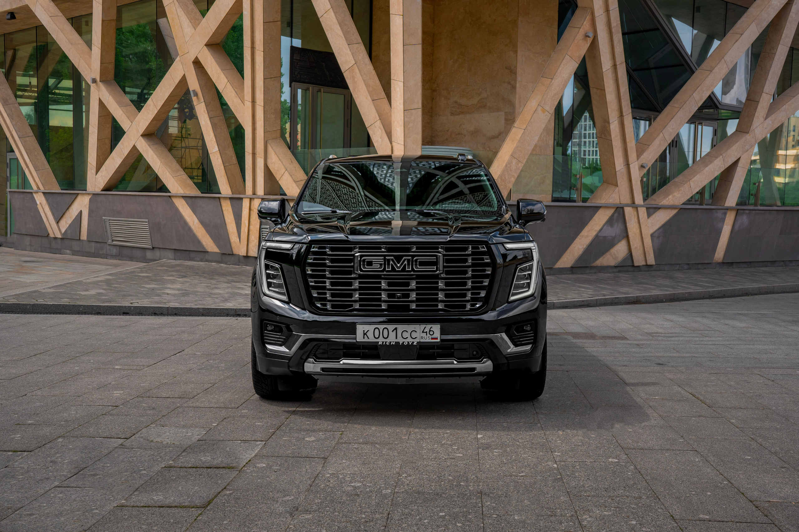 GMC Yukon. Автомобильный фотограф Ногинск Денис Городок