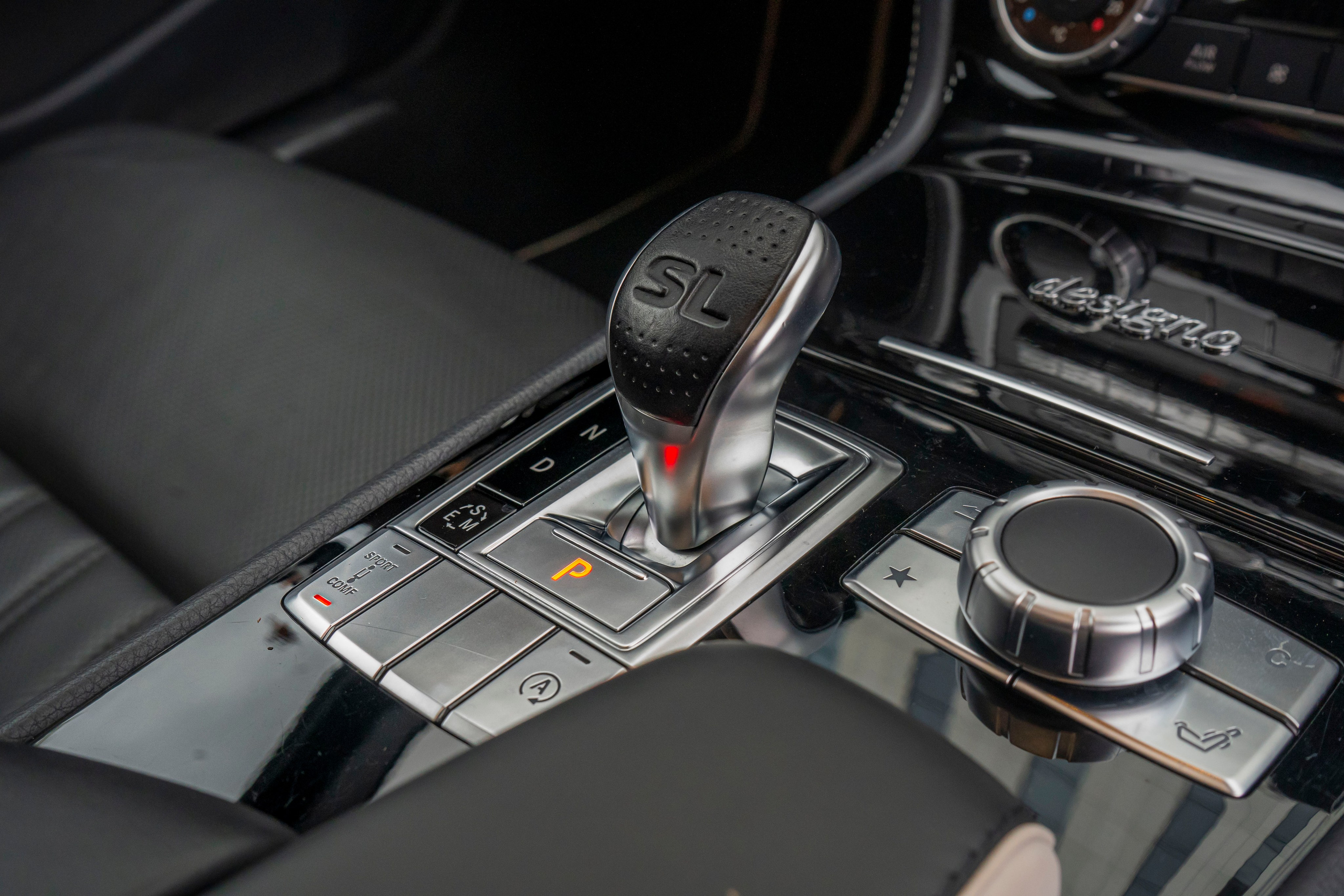 Mercedes-Benz SL400. Автомобильный фотограф Ногинск Денис Городок