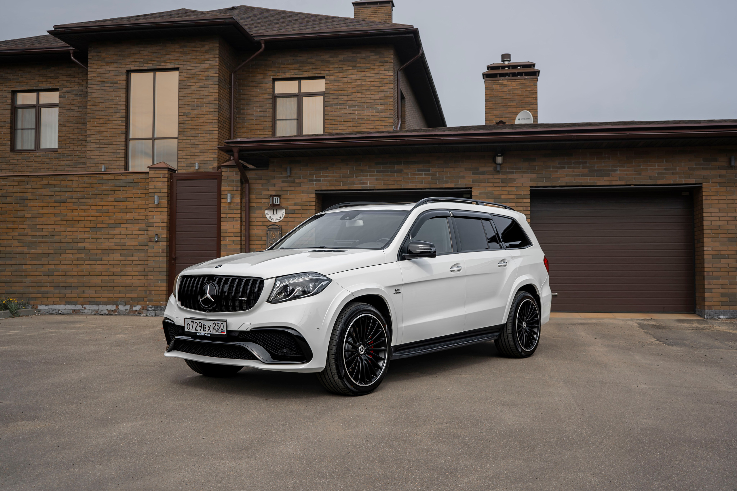 Mercedes-Bens GLS63 AMG. Автомобильный фотограф Ногинск Денис Городок