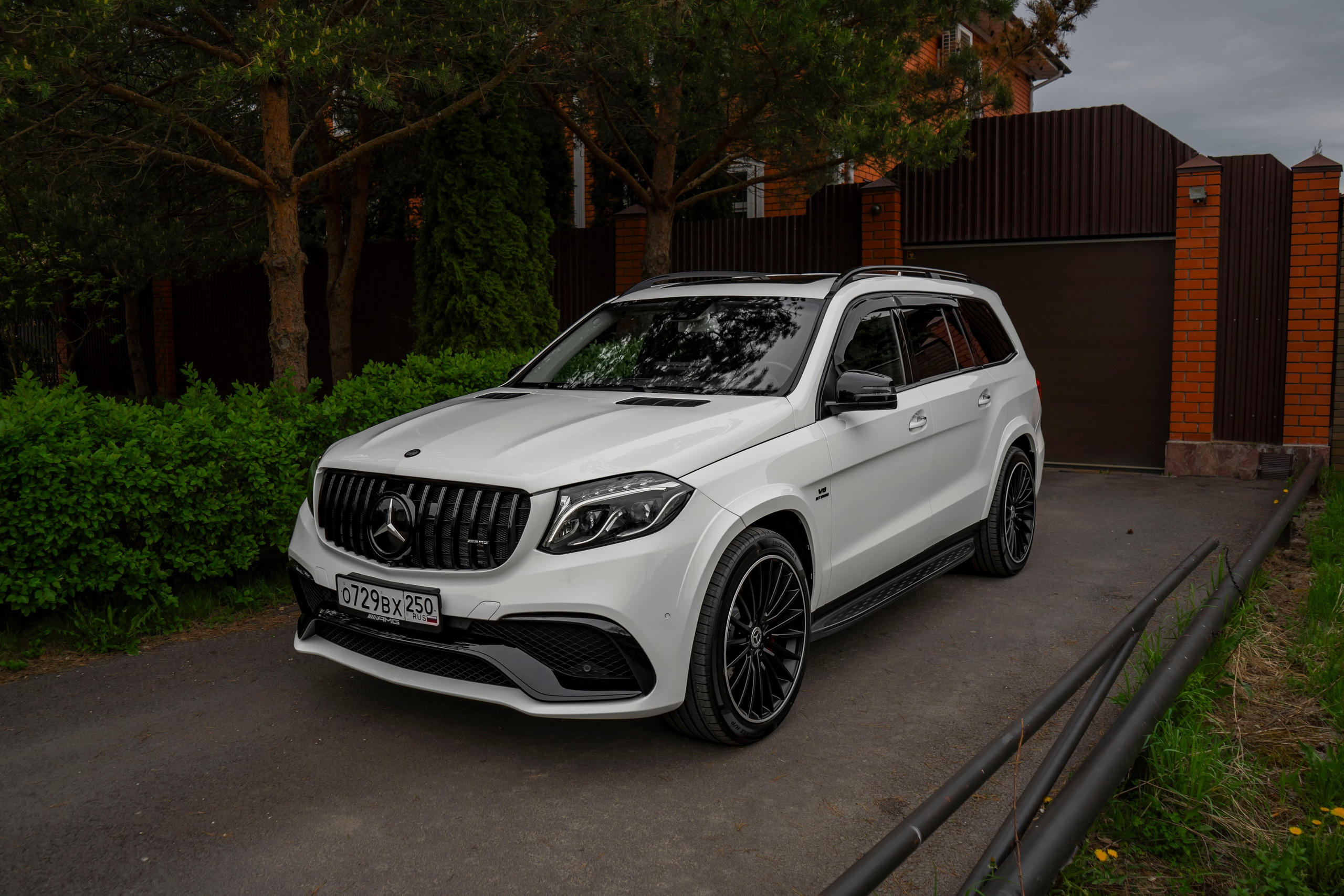 Mercedes-Bens GLS63 AMG. Автомобильный фотограф Ногинск Денис Городок