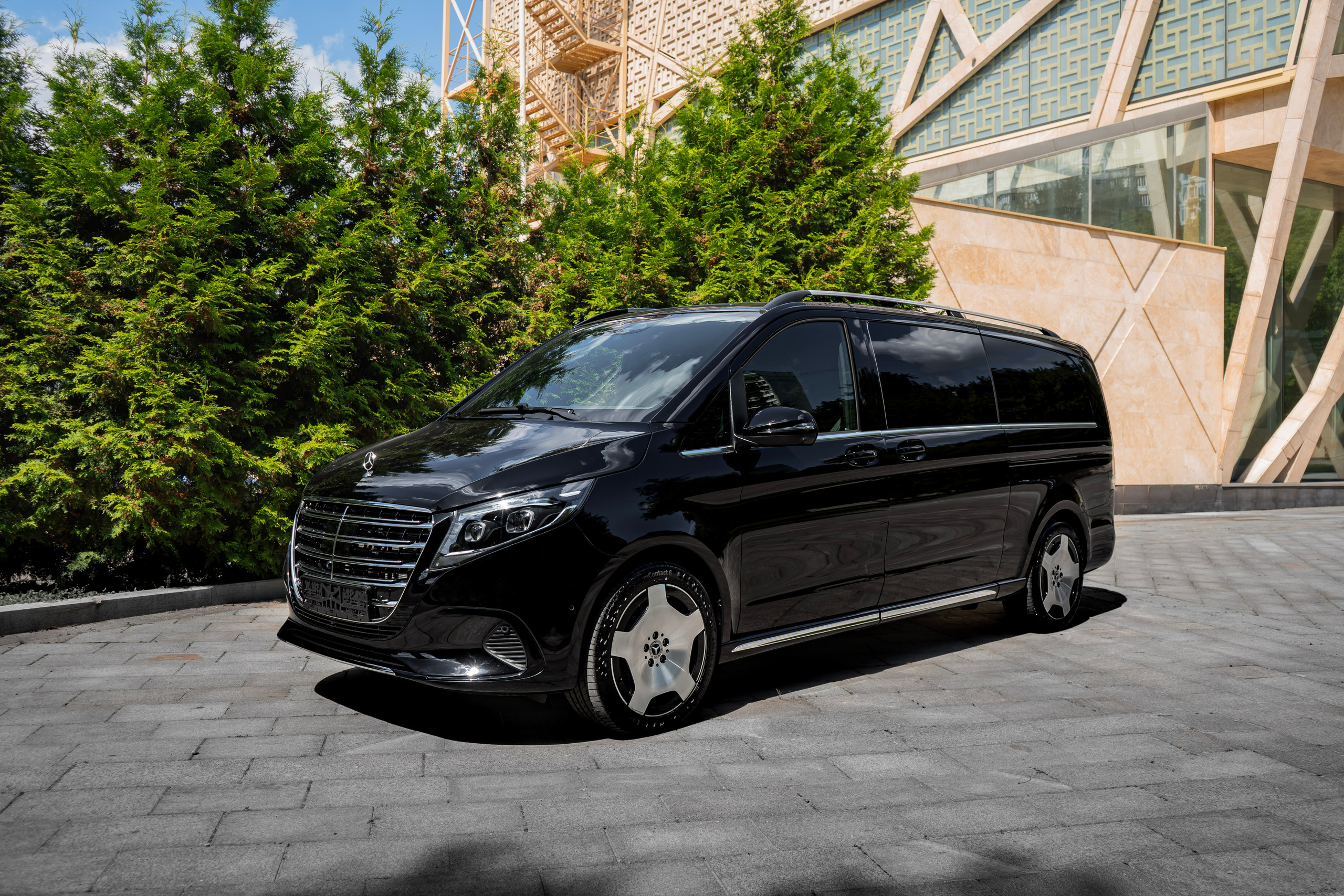 Mercedes-Benz V-class. Автомобильный фотограф Ногинск Денис Городок