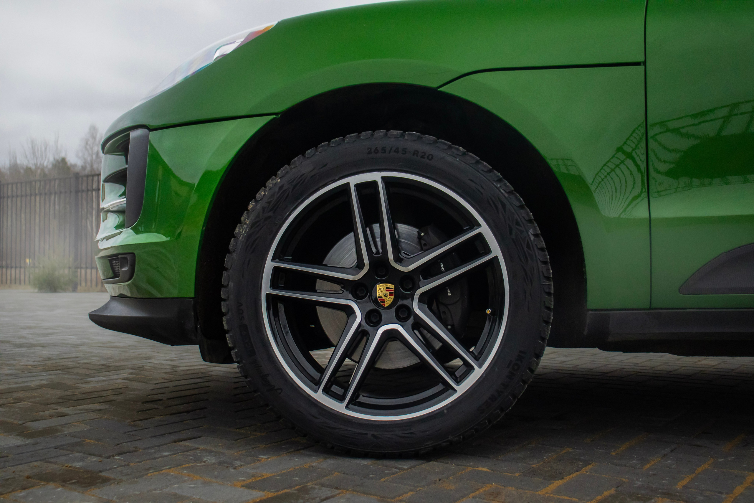 Porsche Macan. Автомобильный фотограф Ногинск Денис Городок