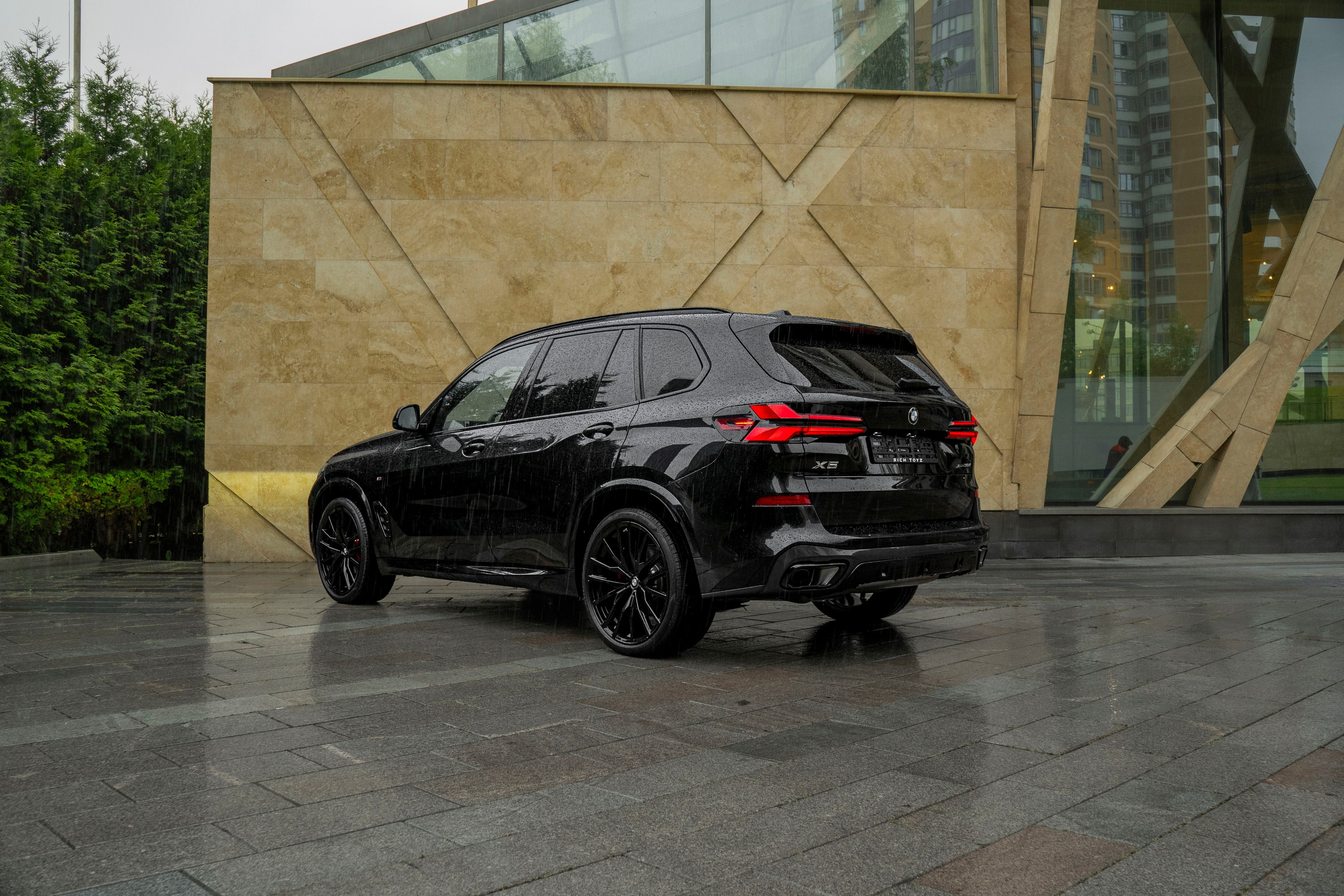 BMW X5 (M Competition). Автомобильный фотограф Ногинск Денис Городок