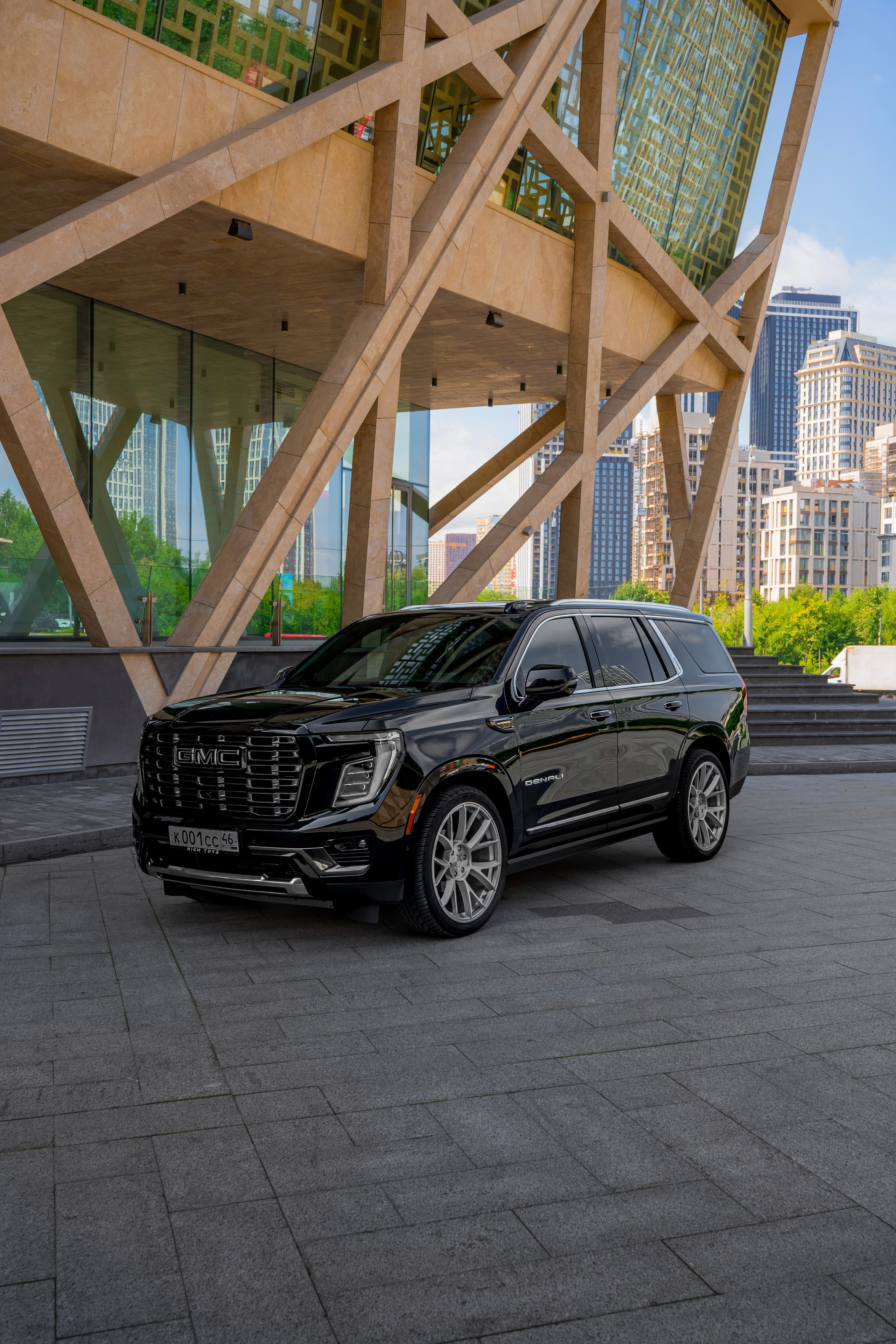 GMC Yukon. Автомобильный фотограф Ногинск Денис Городок