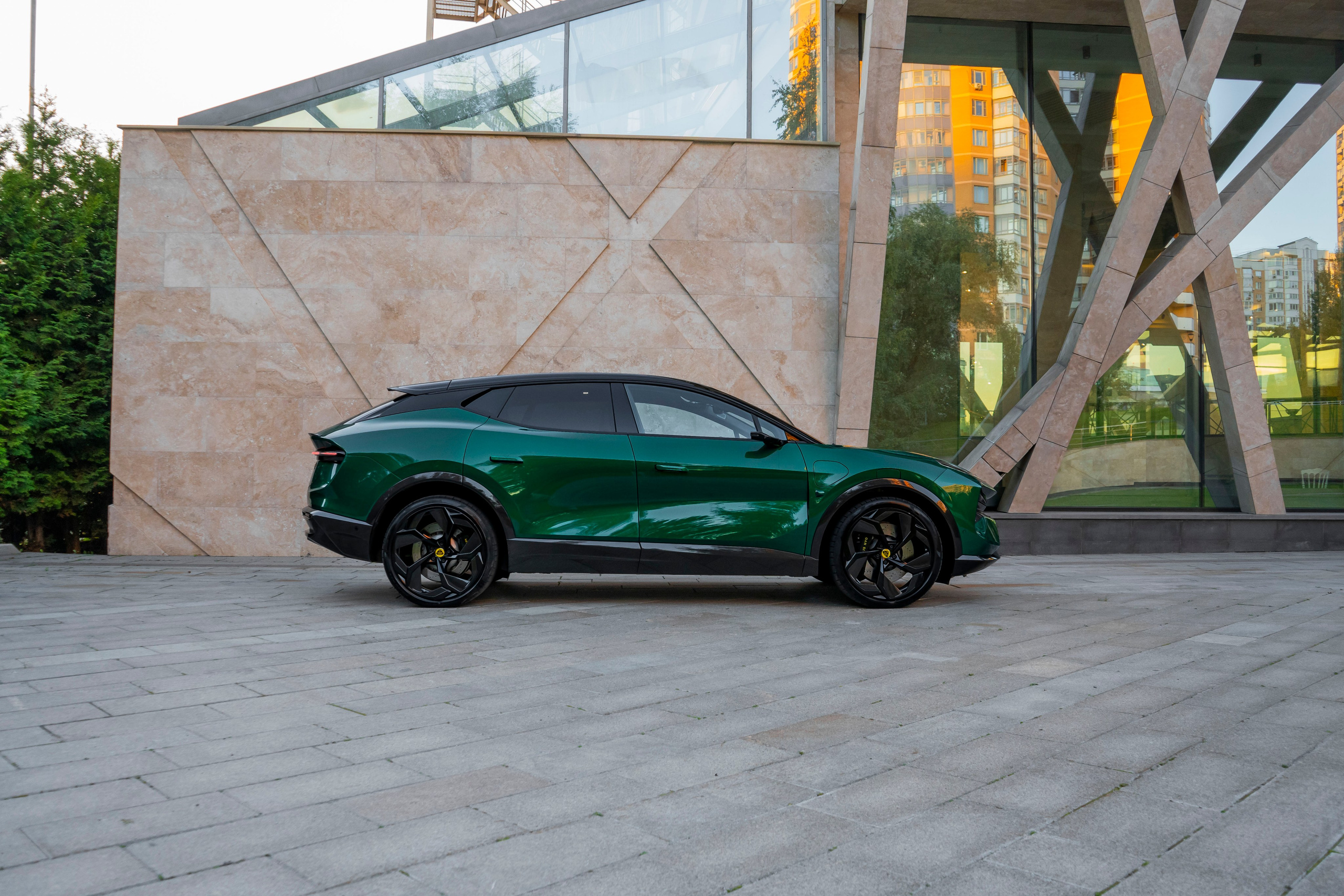 Lotus Eletre. Автомобильный фотограф Ногинск Денис Городок