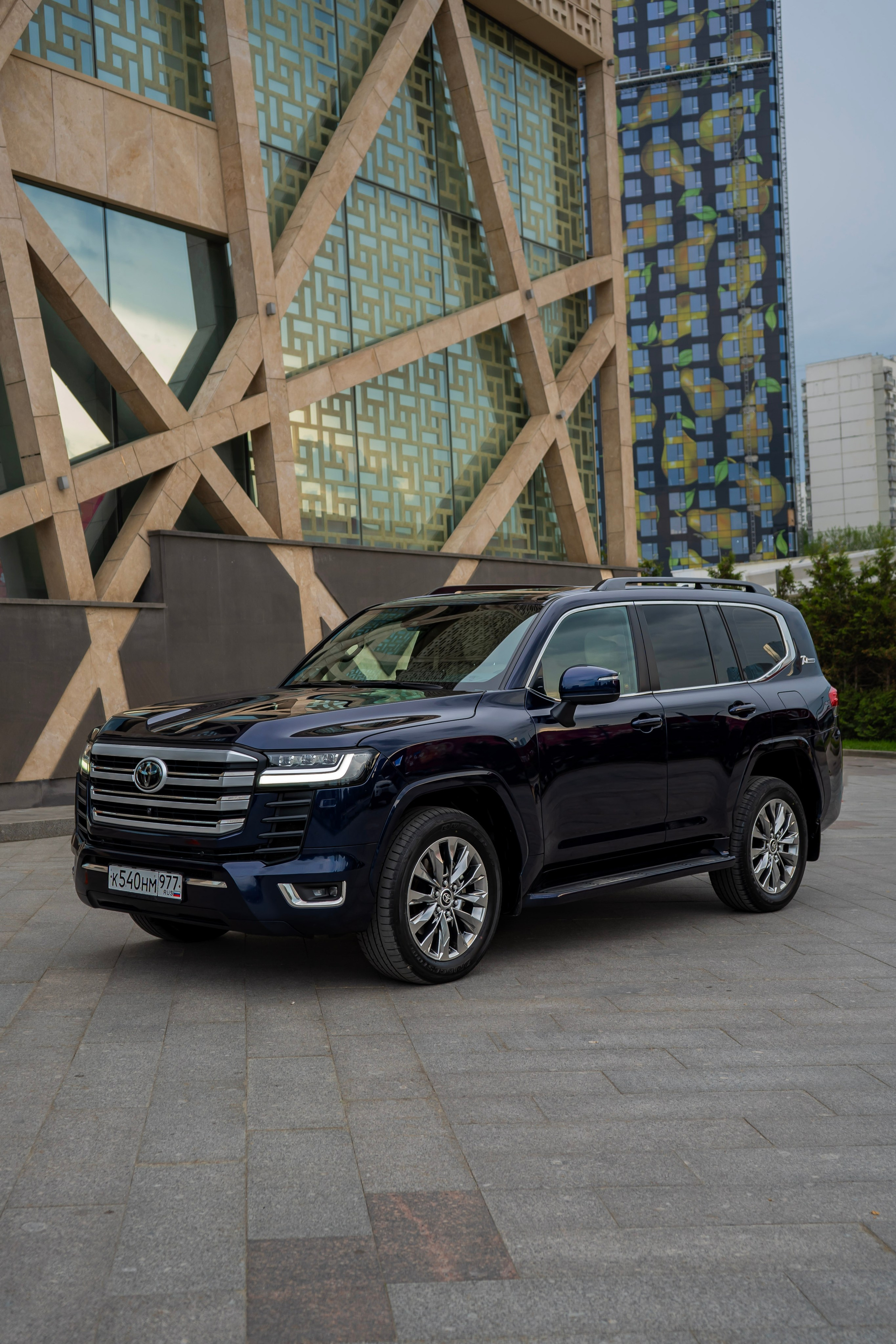 Toyota LC300. Автомобильный фотограф Ногинск Денис Городок