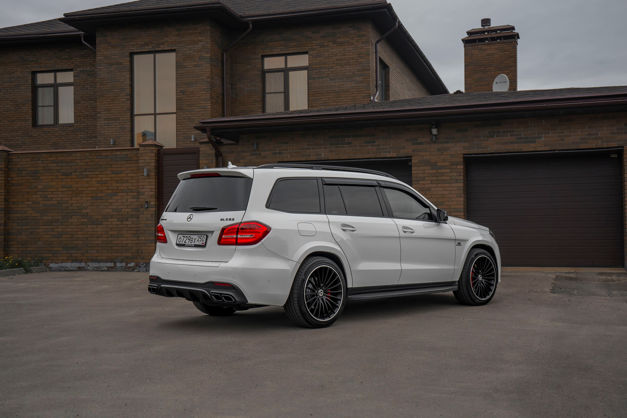 Mercedes-Bens GLS63 AMG. Автомобильный фотограф Ногинск Денис Городок